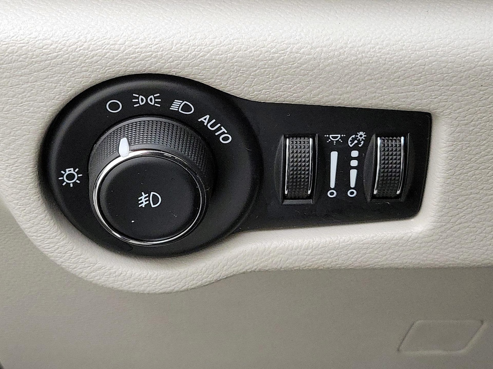 2023 Chrysler Pacifica Touring L - Photo 14