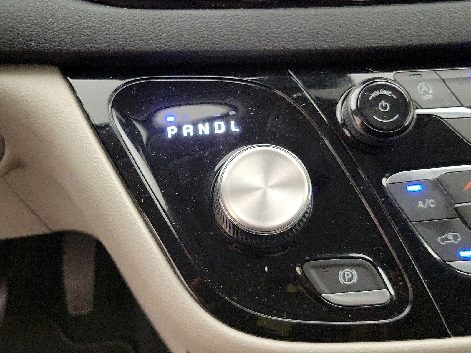 2023 Chrysler Pacifica Touring L - Photo 18