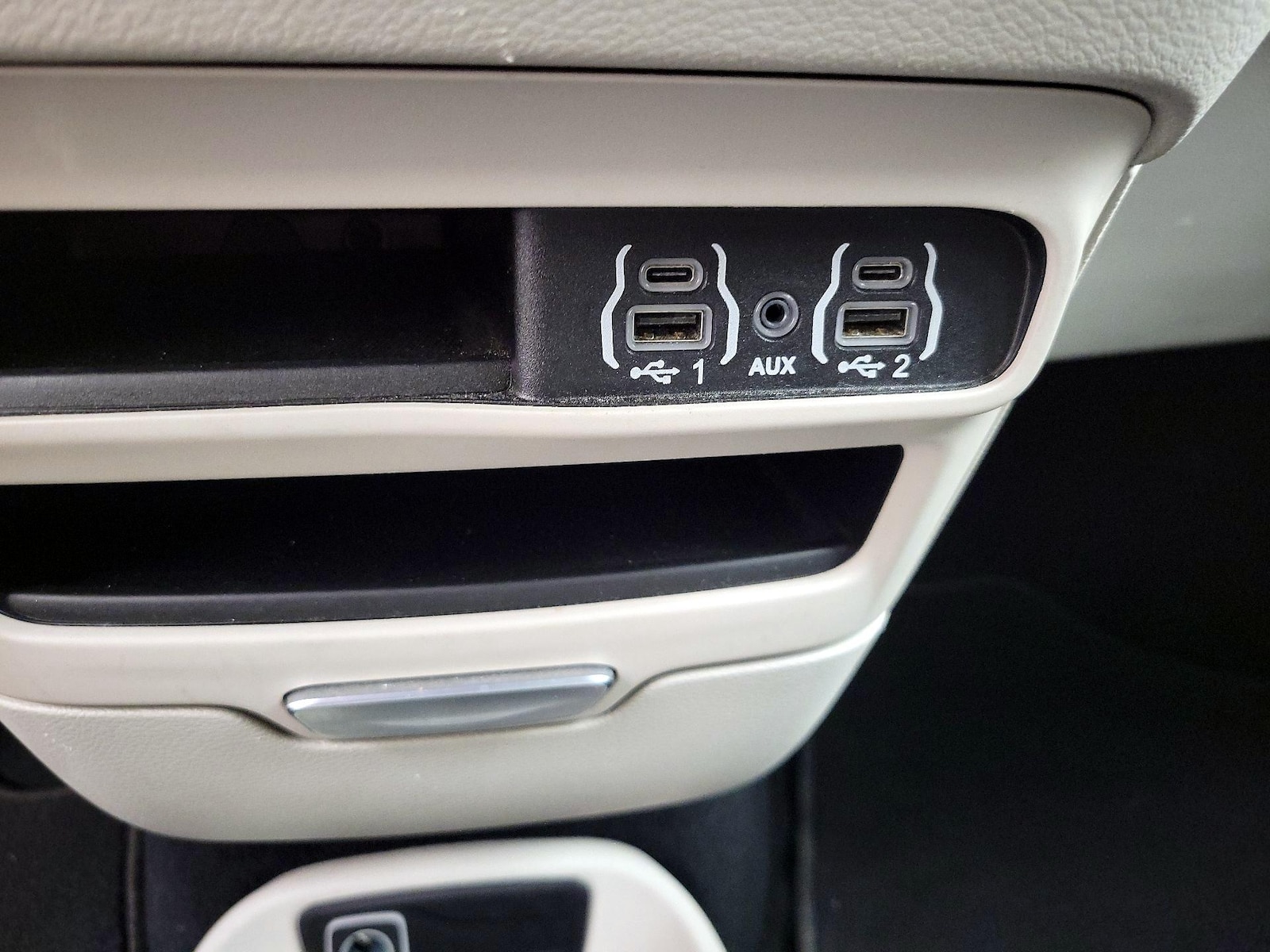 2023 Chrysler Pacifica Touring L - Photo 19