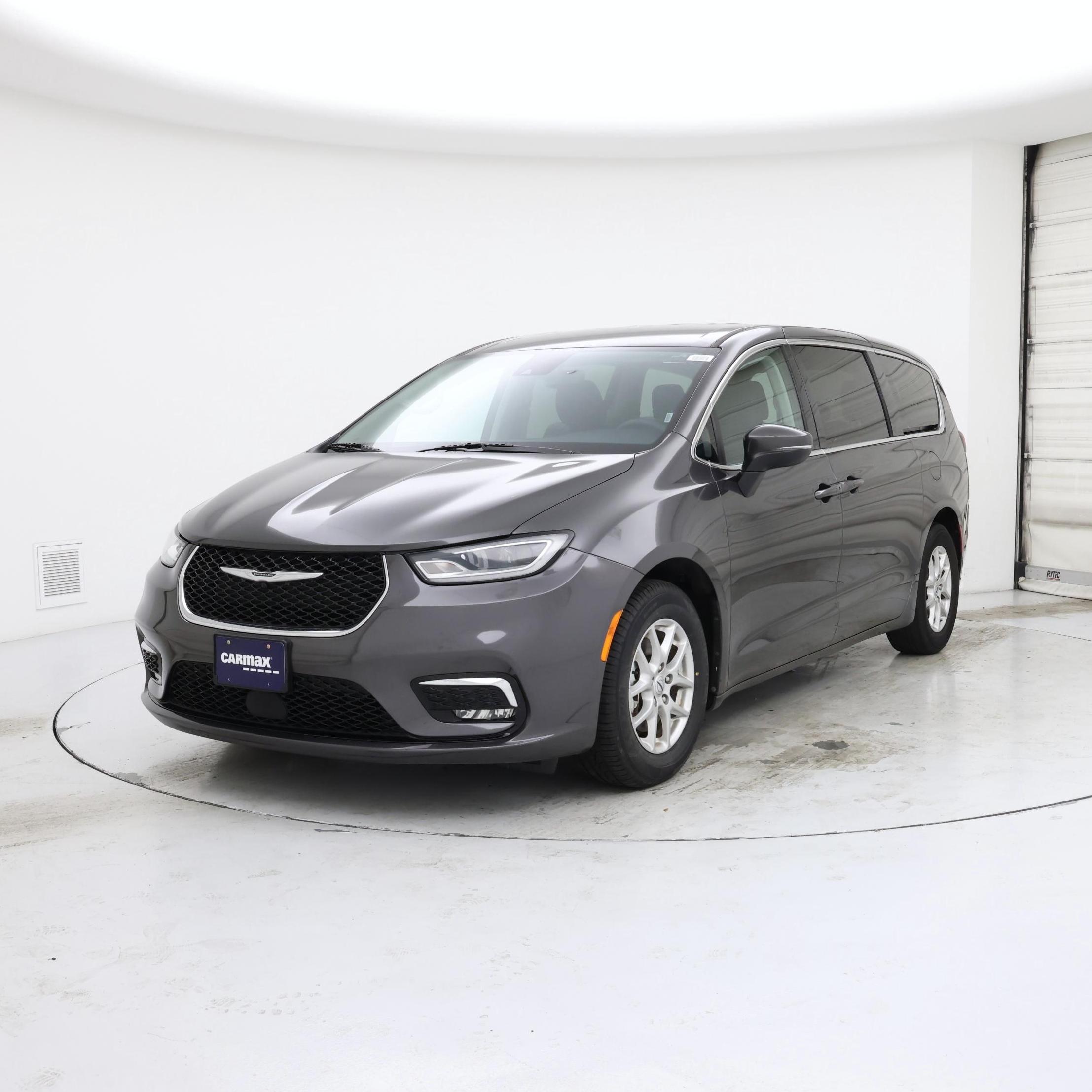 Thumbnail: 2023 Chrysler Pacifica - 4