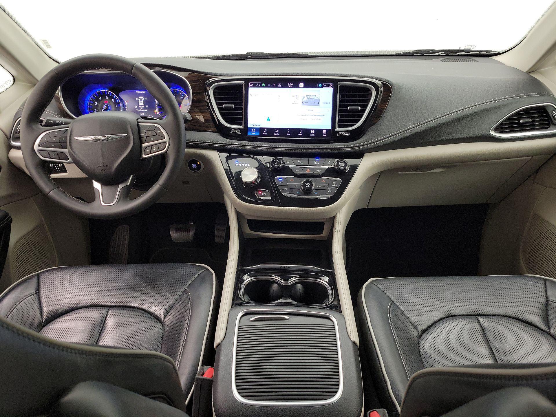 Thumbnail: 2023 Chrysler Pacifica - 9