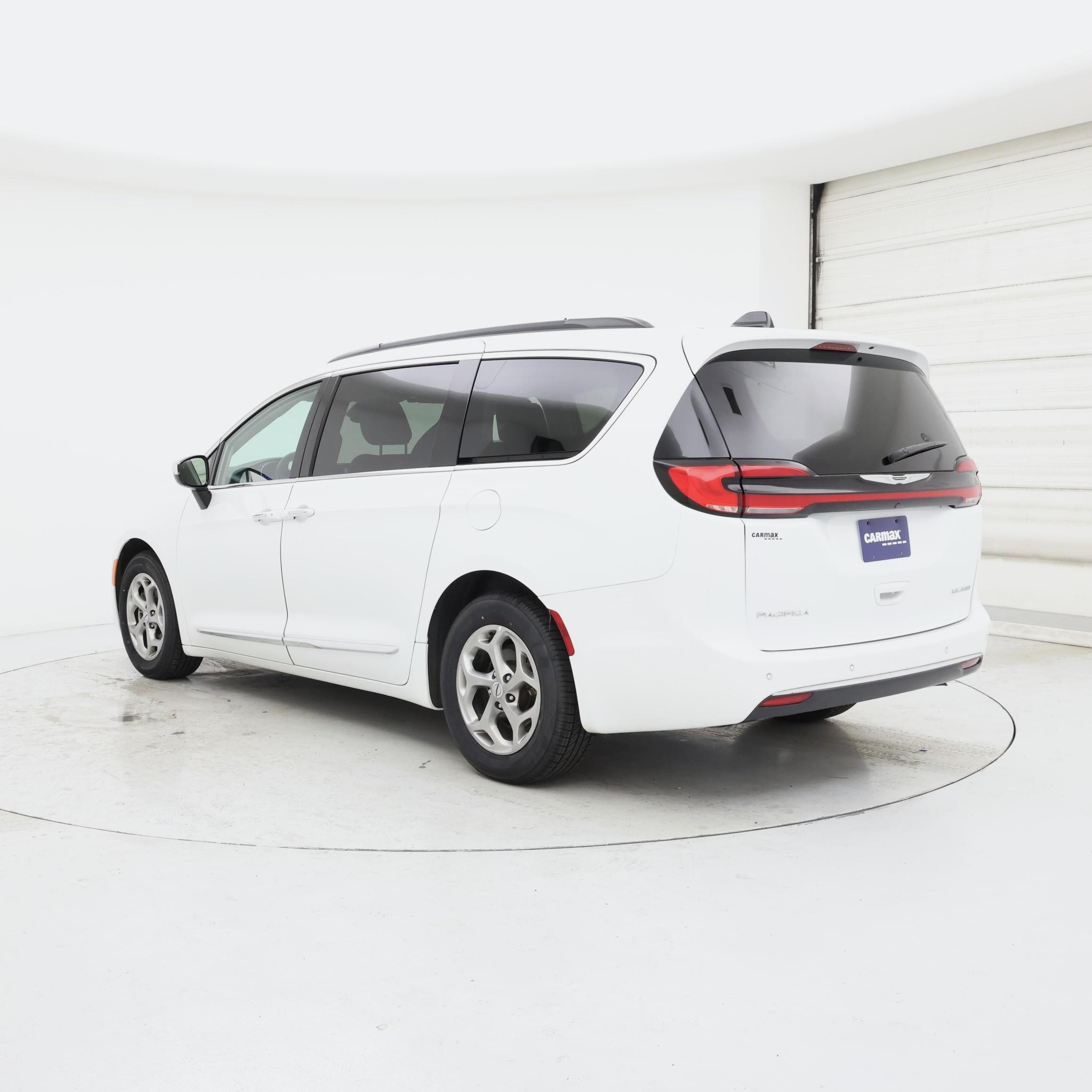 Thumbnail: 2023 Chrysler Pacifica - 2