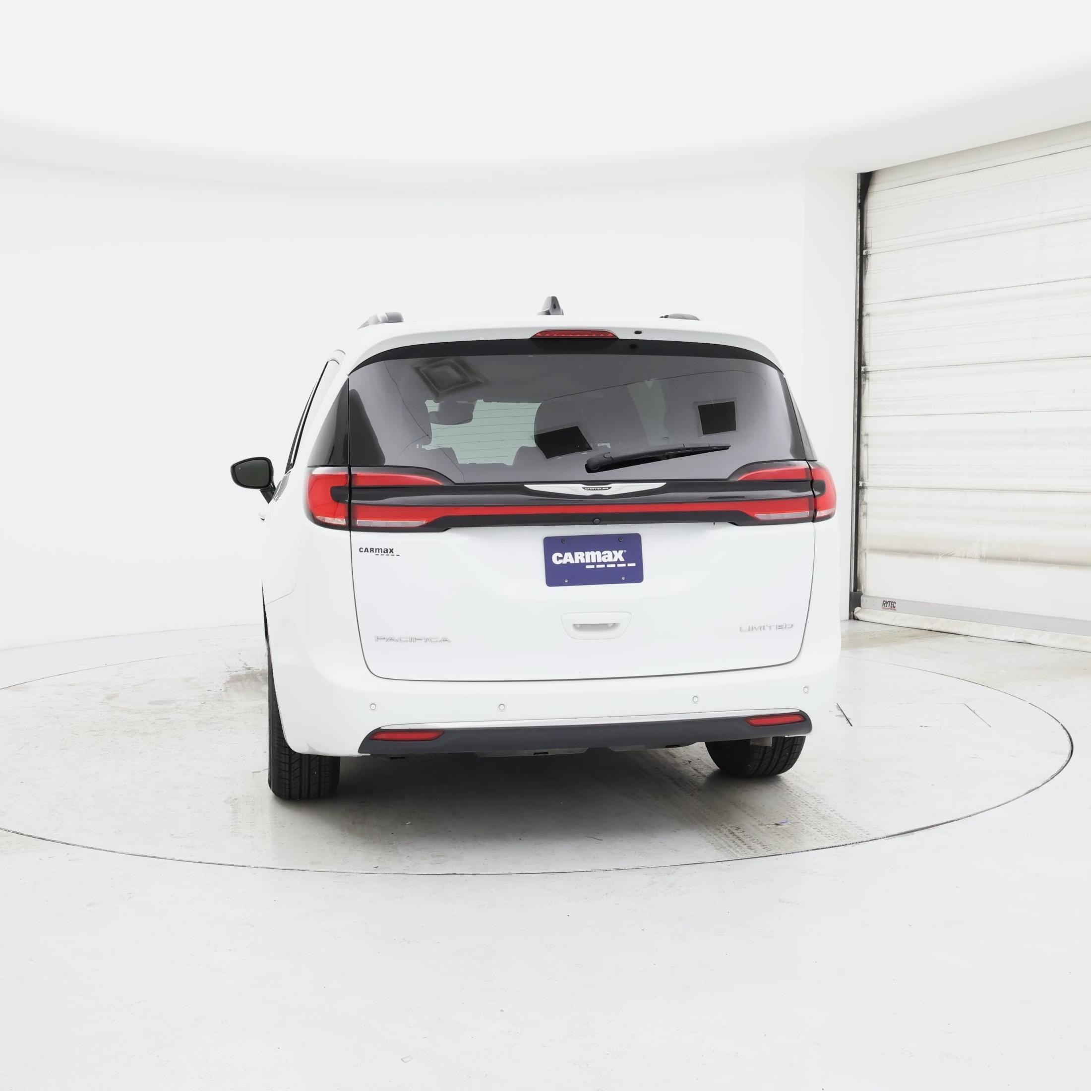 Thumbnail: 2023 Chrysler Pacifica - 6