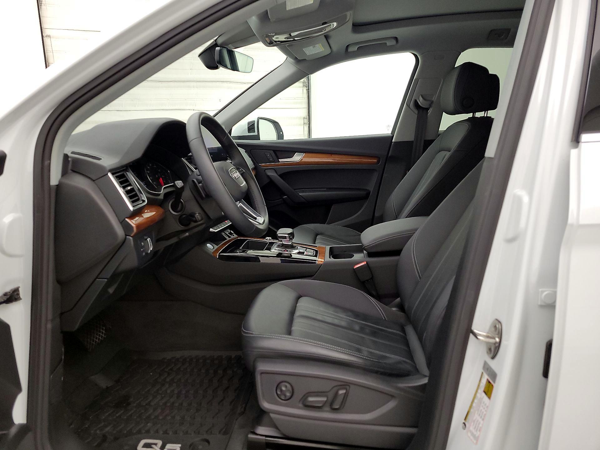 Thumbnail: 2023 Audi Q5 - 11