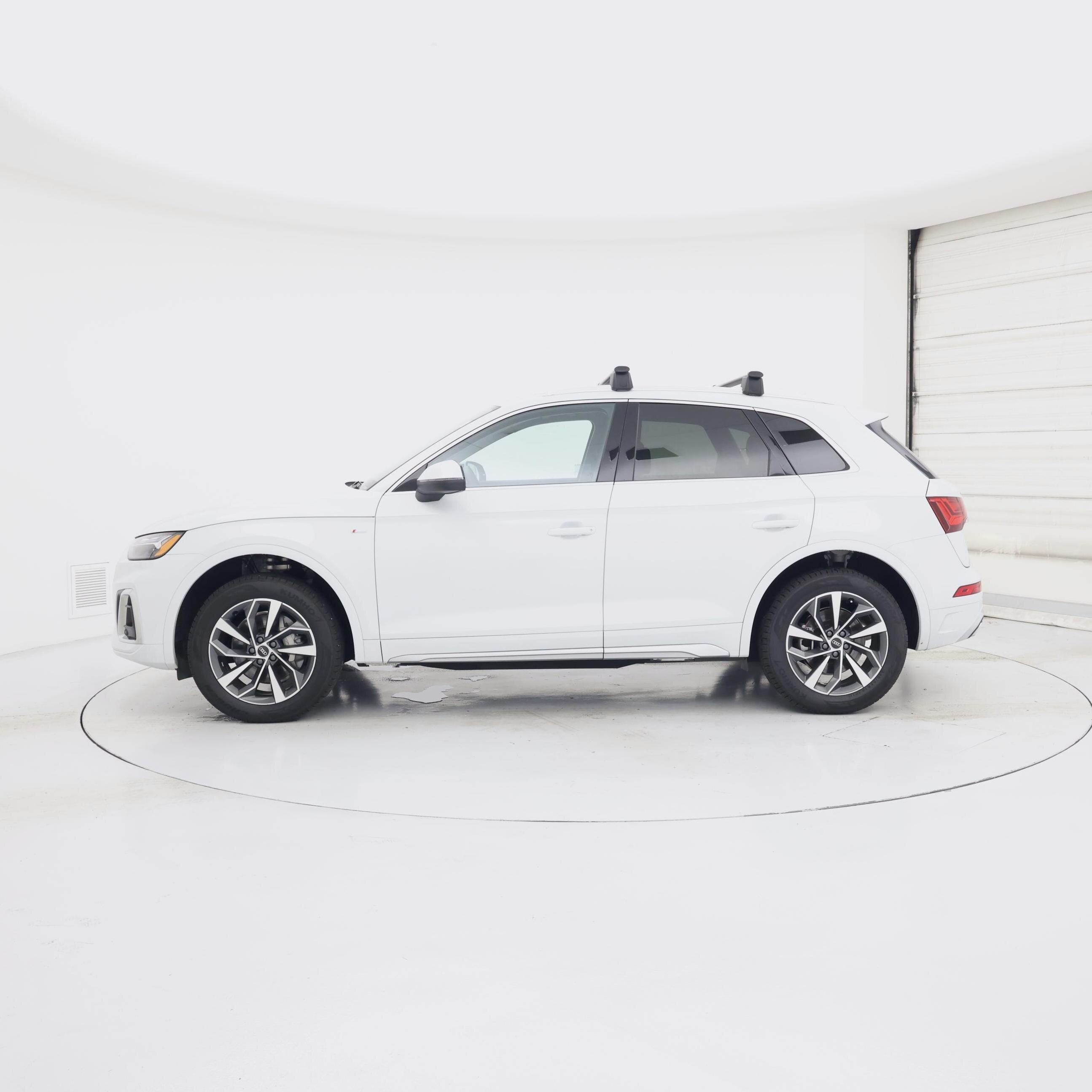 Thumbnail: 2023 Audi Q5 - 3