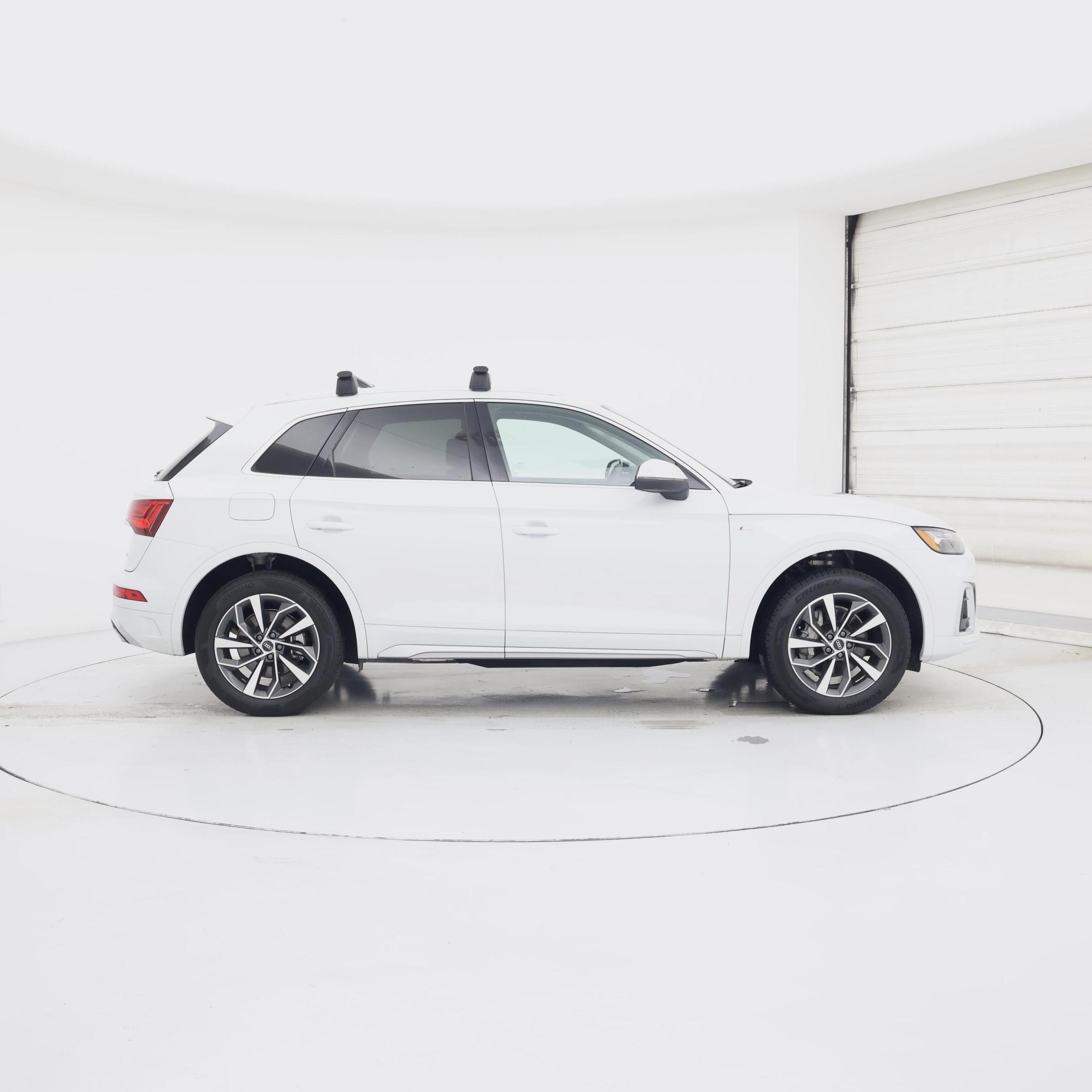 Thumbnail: 2023 Audi Q5 - 7