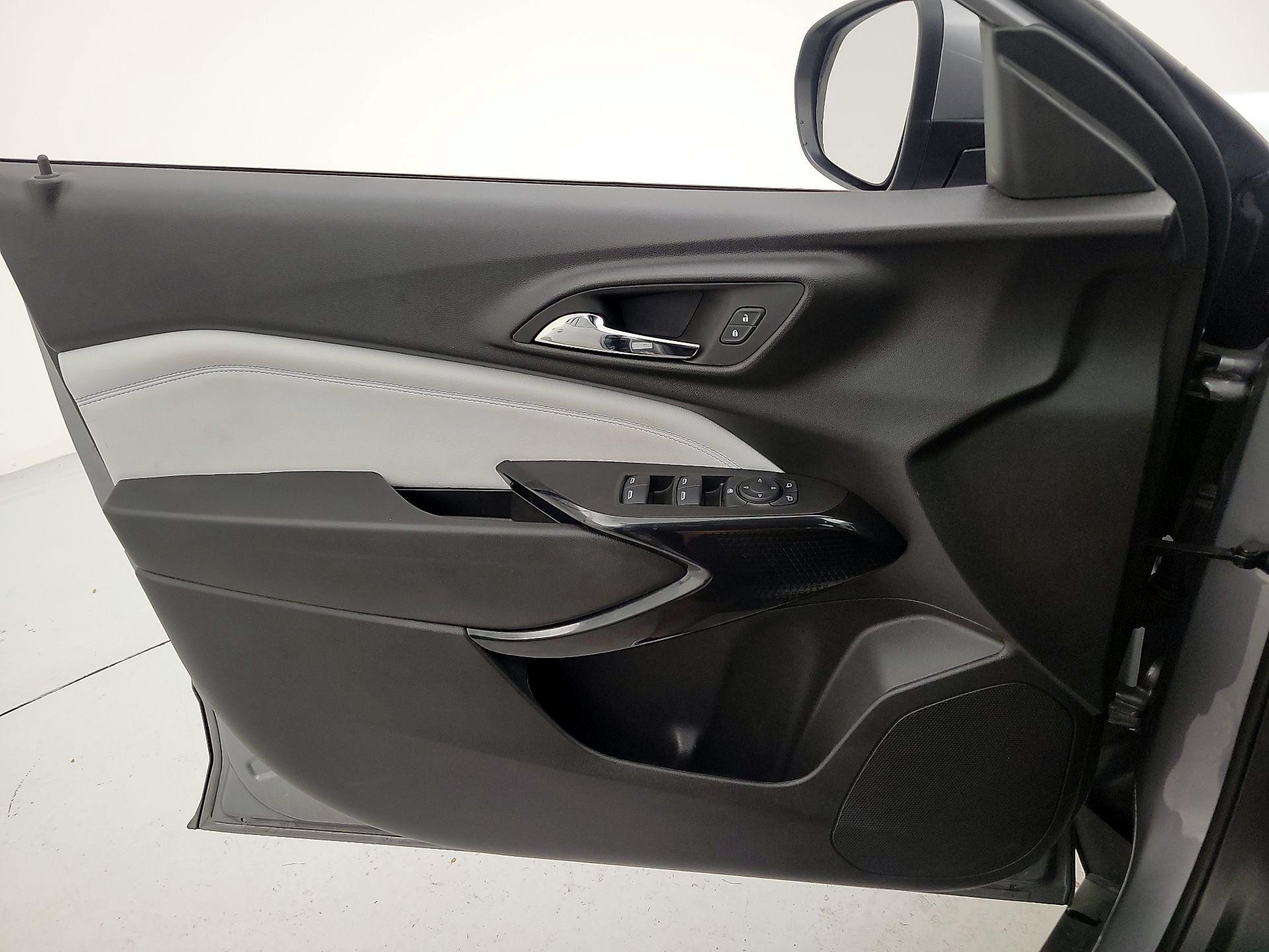 Thumbnail: 2025 Chevrolet Trax - 12