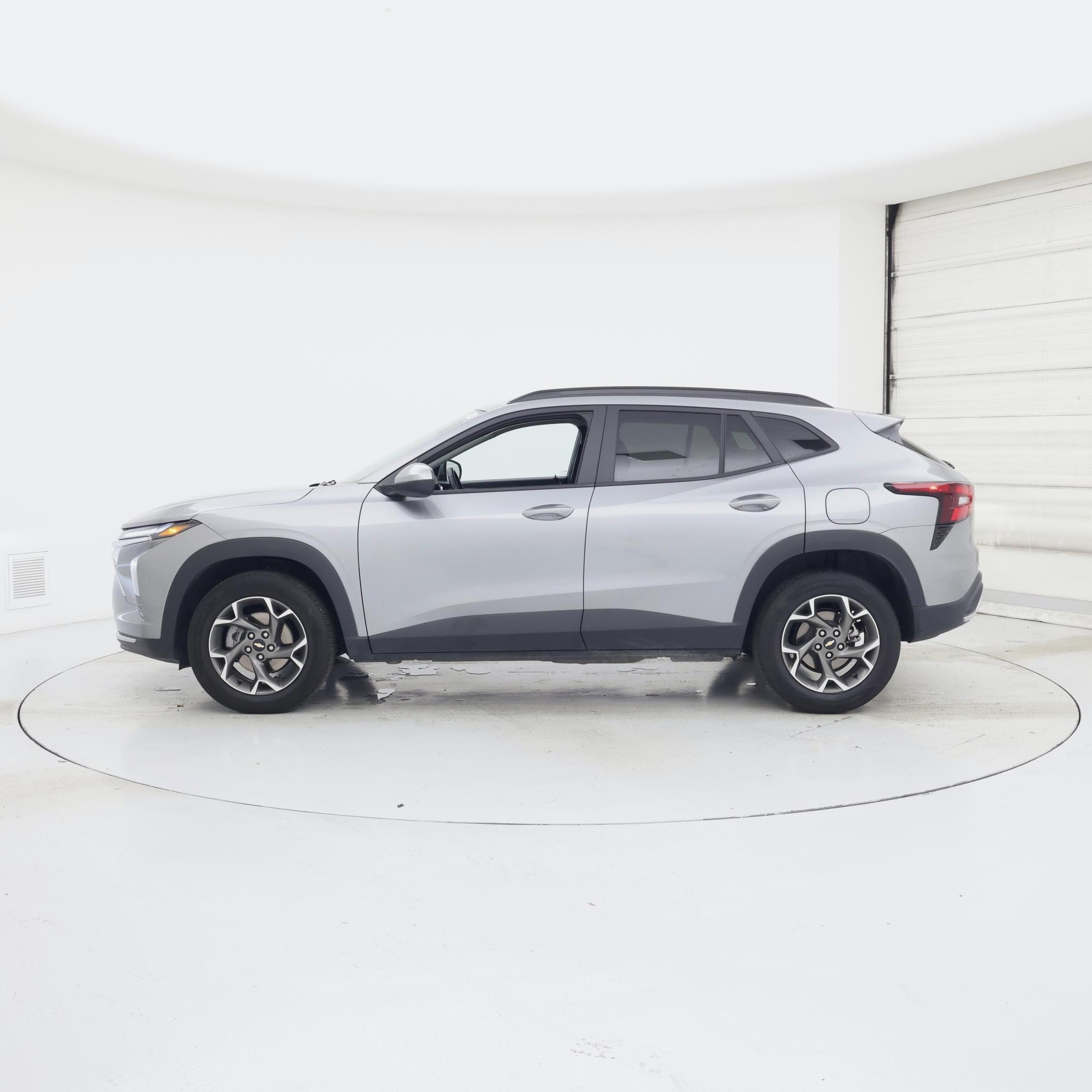 Thumbnail: 2025 Chevrolet Trax - 3