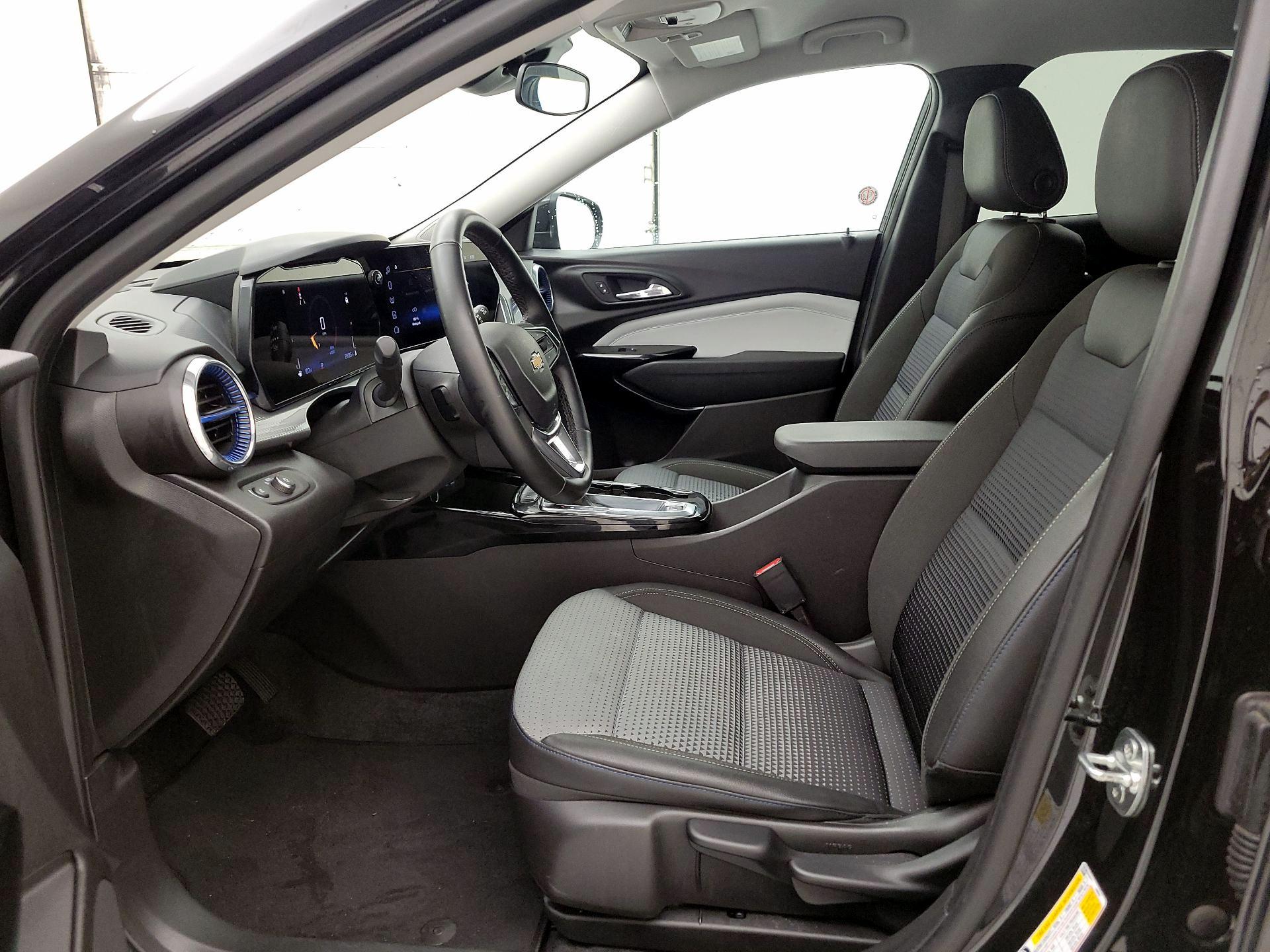 Thumbnail: 2025 Chevrolet Trax - 11