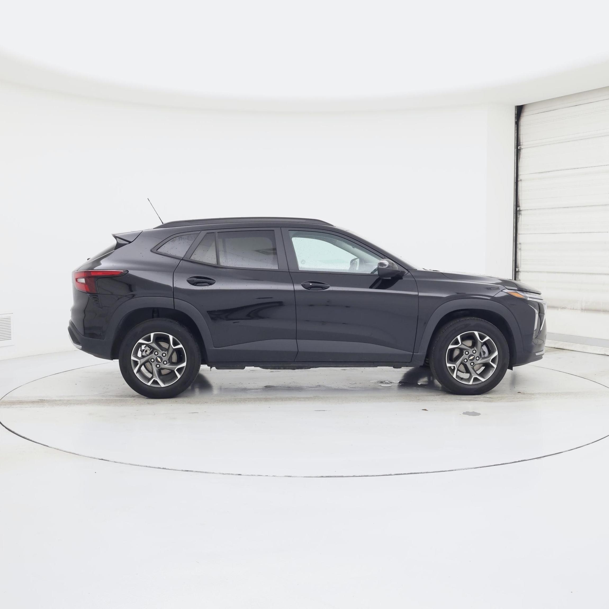 Thumbnail: 2025 Chevrolet Trax - 7