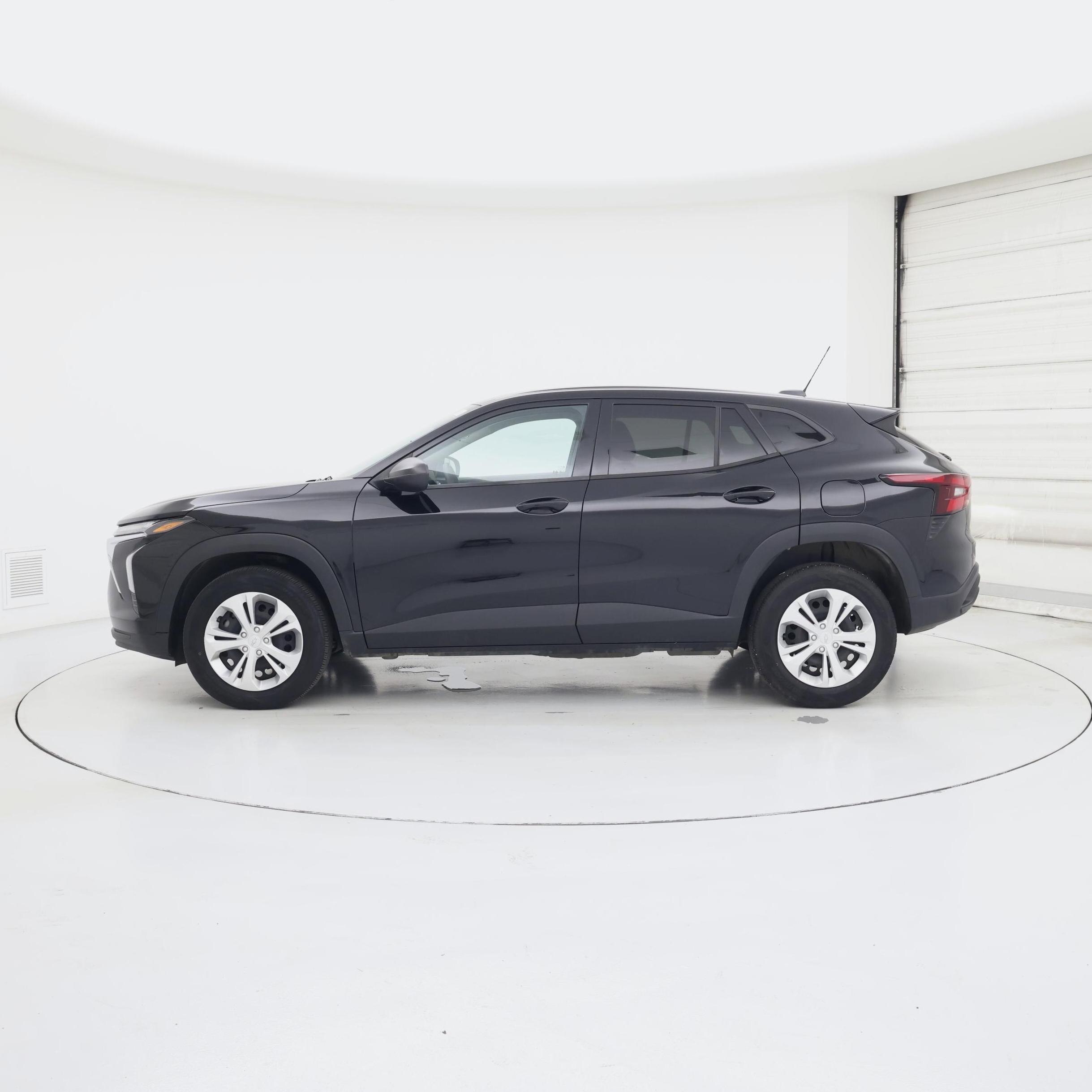 Thumbnail: 2024 Chevrolet Trax - 3