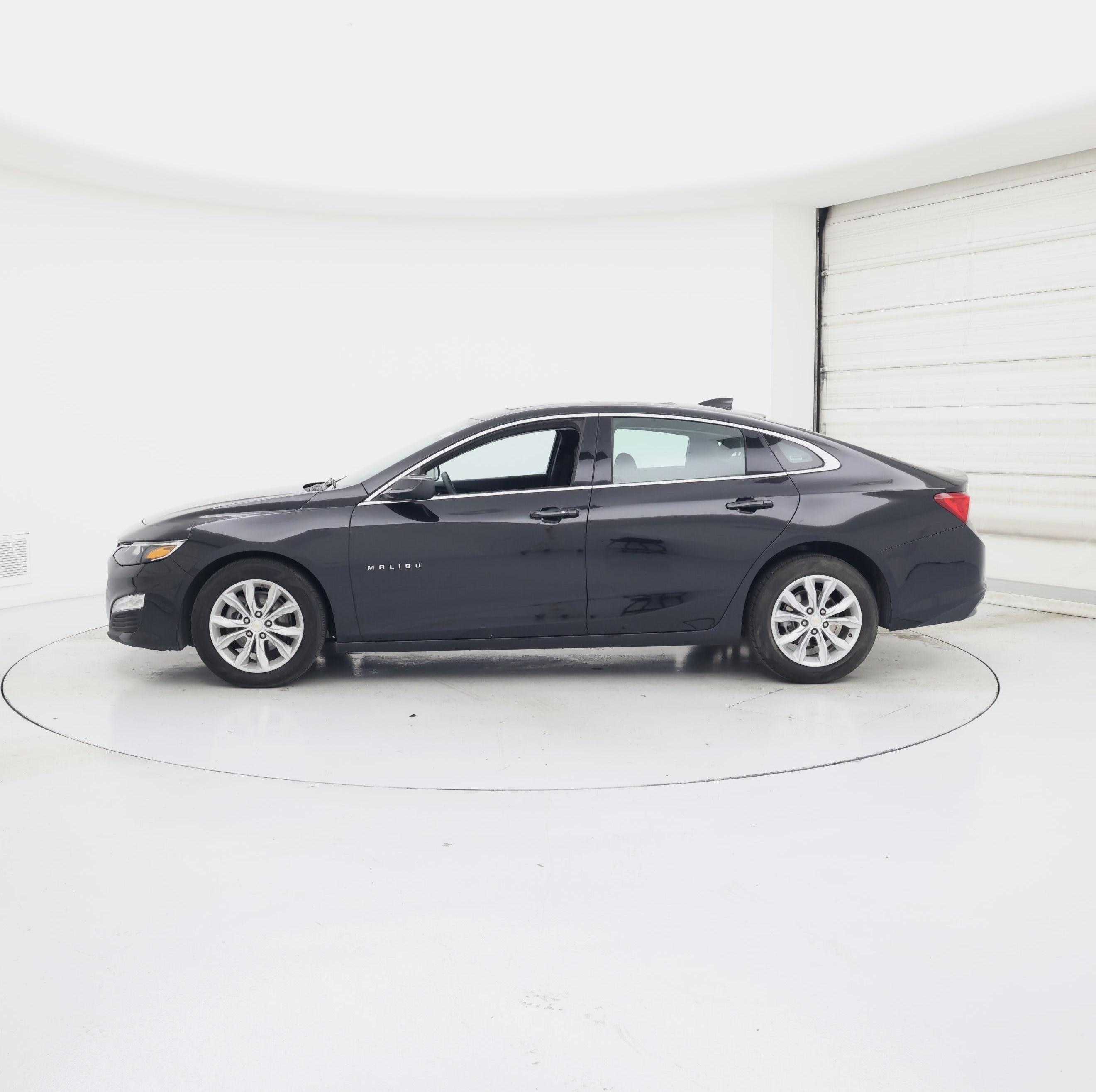 Thumbnail: 2024 Chevrolet Malibu - 3