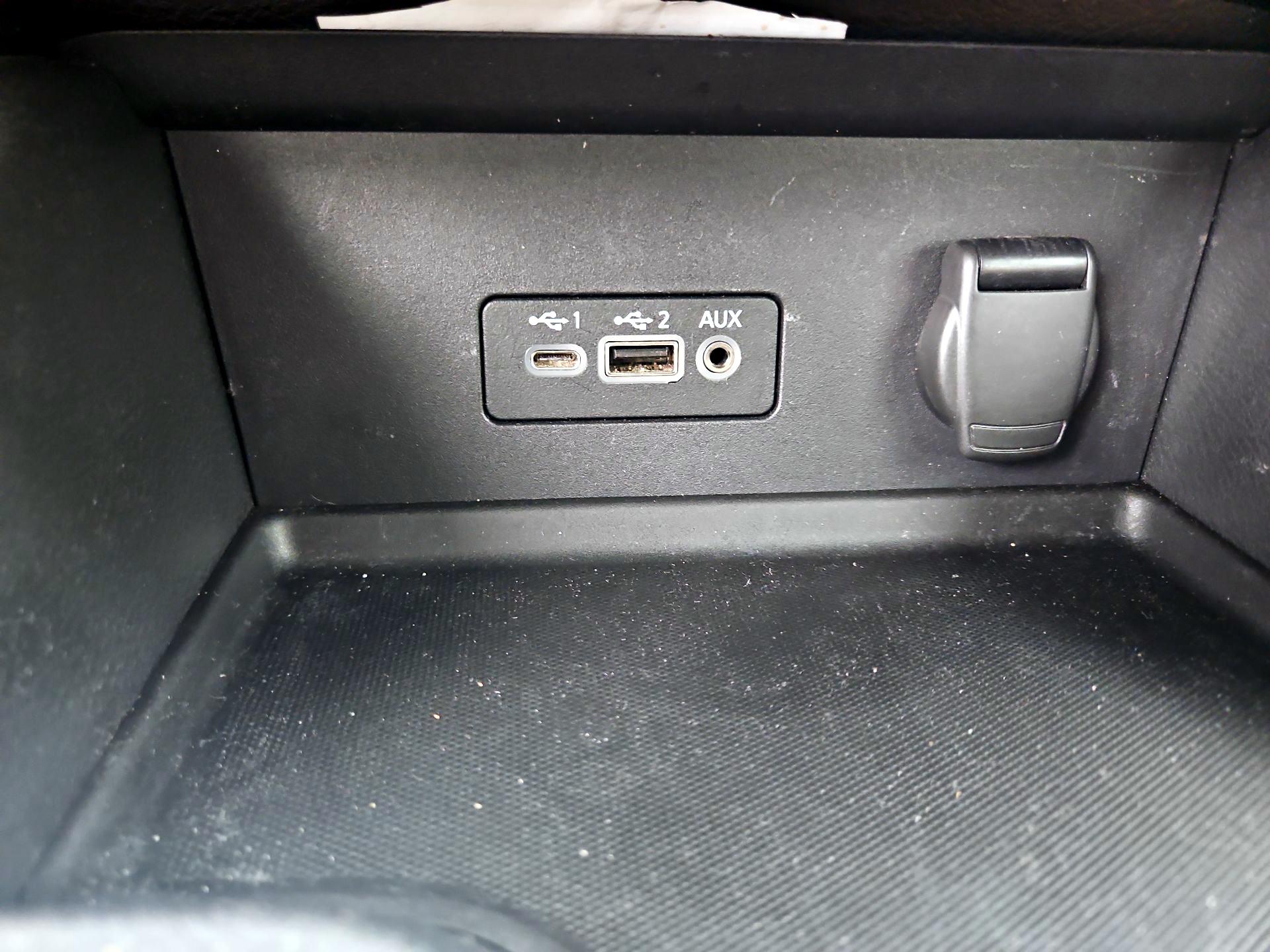 Thumbnail: 2021 Nissan Sentra - 18