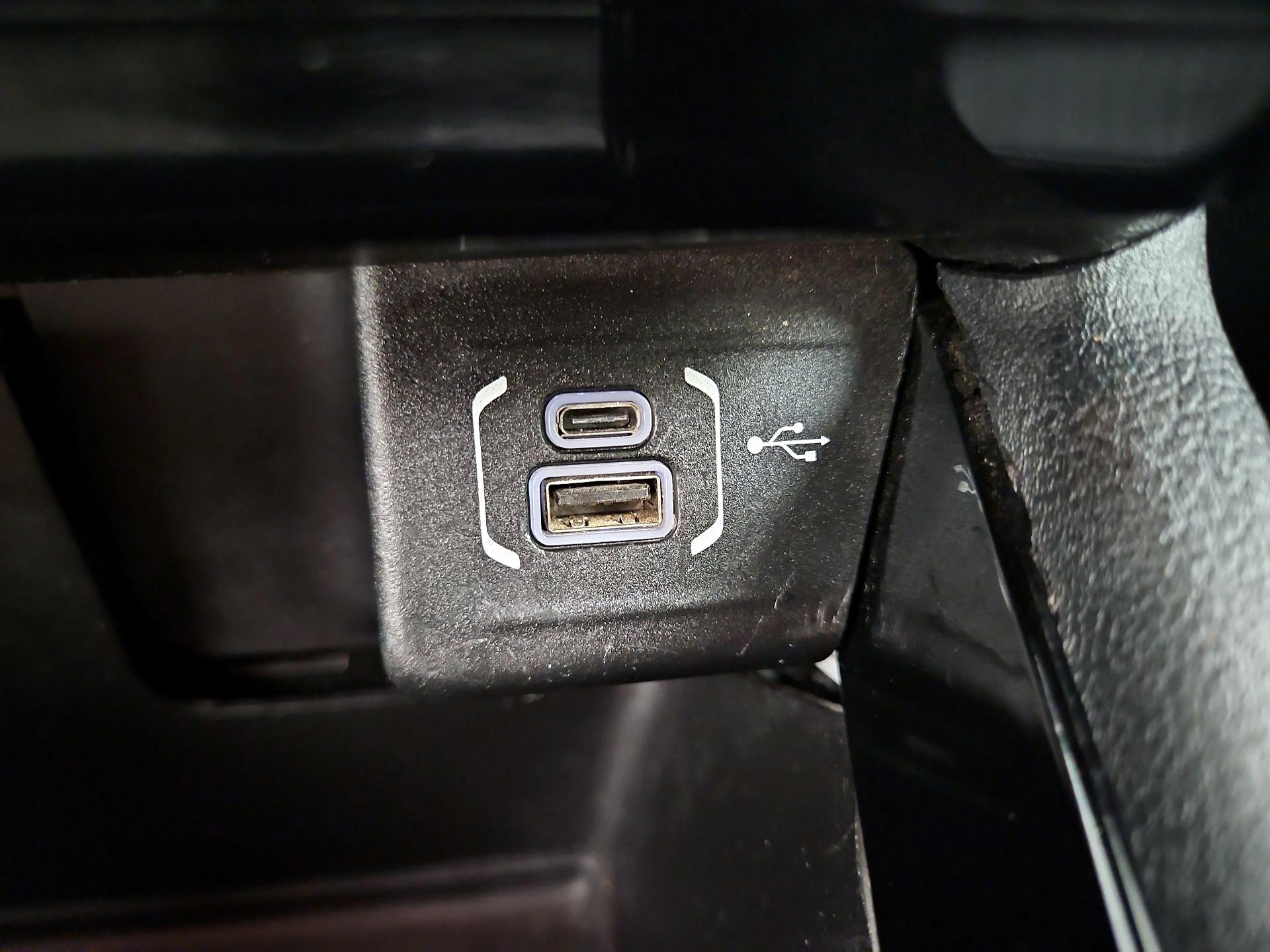 Thumbnail: 2022 Jeep Compass - 16