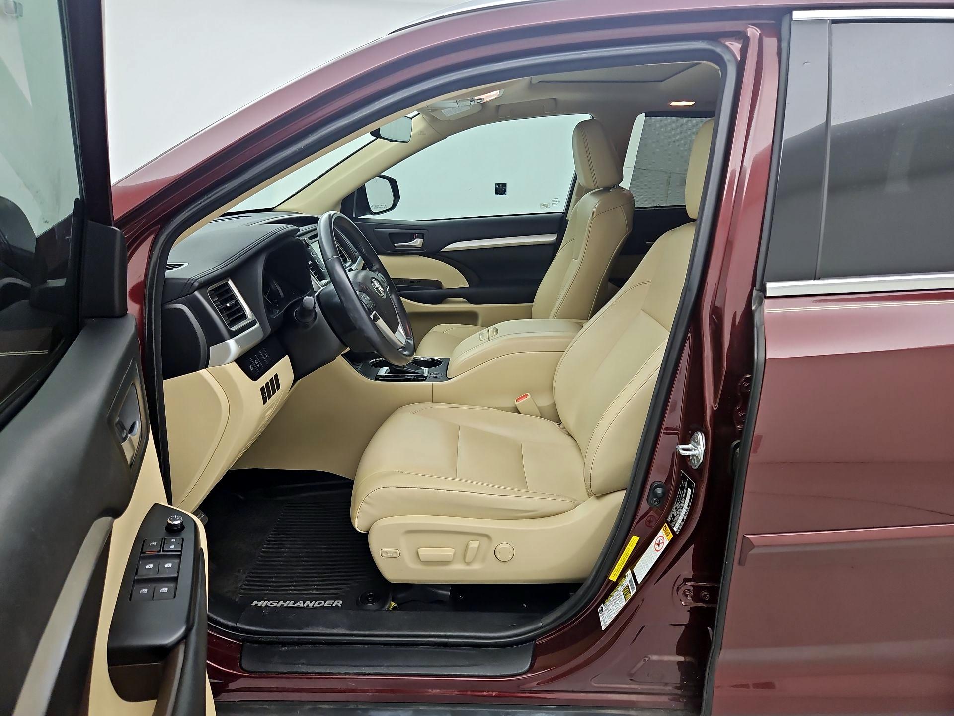 Thumbnail: 2018 Toyota Highlander - 11