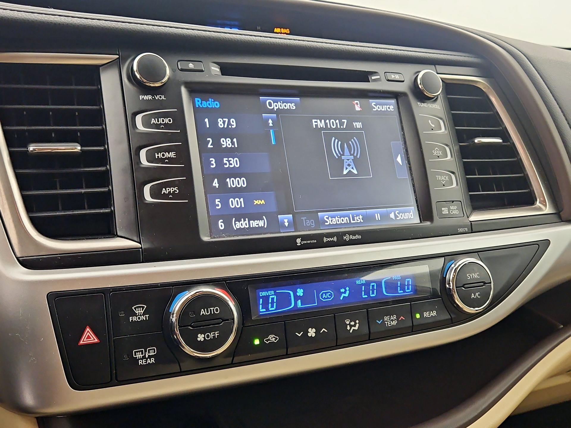 Thumbnail: 2018 Toyota Highlander - 16