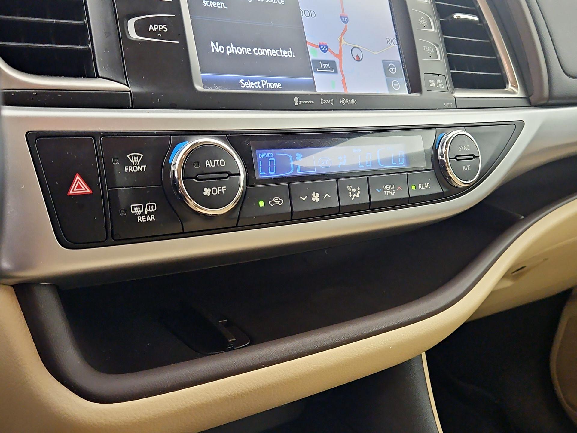 Thumbnail: 2018 Toyota Highlander - 17