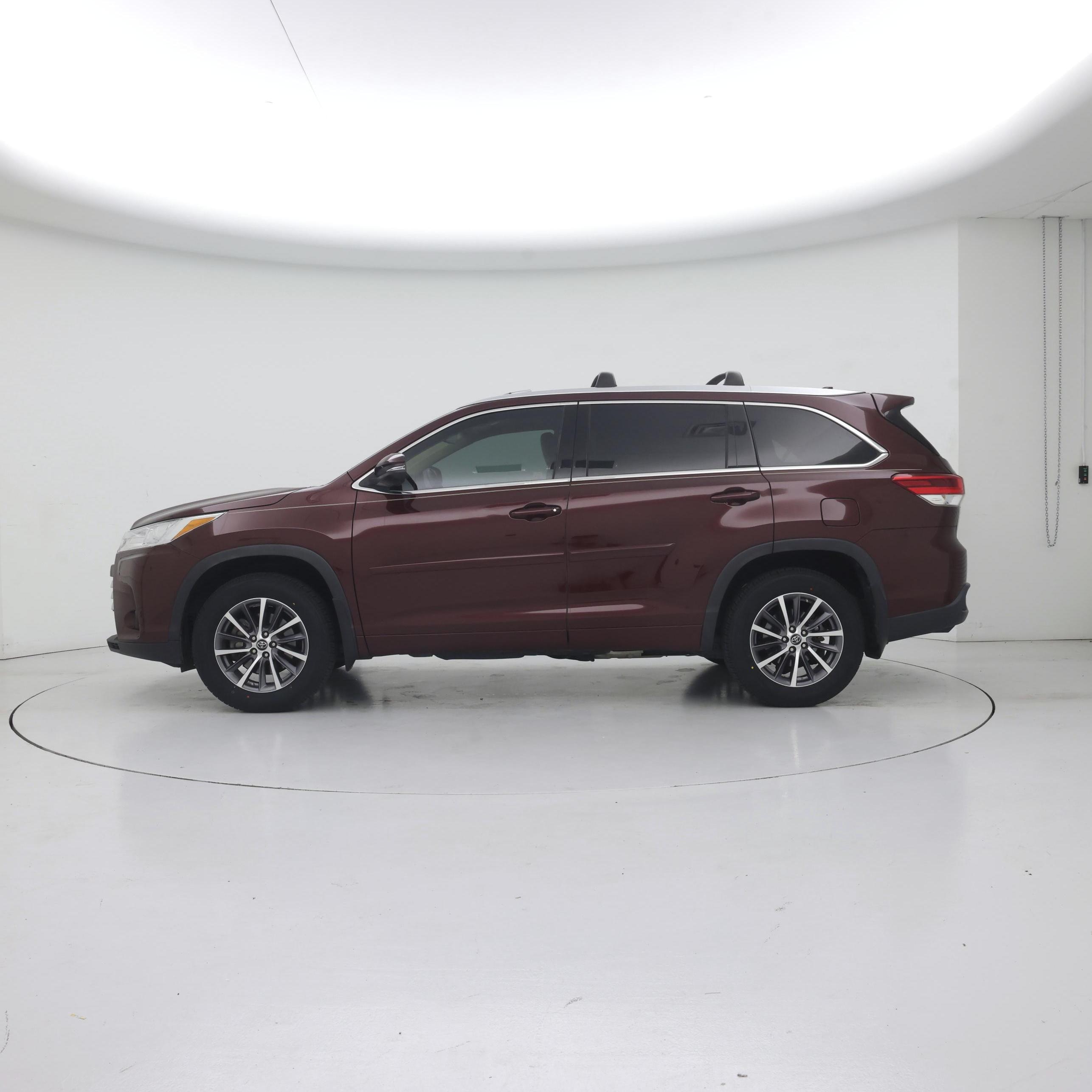 Thumbnail: 2018 Toyota Highlander - 3