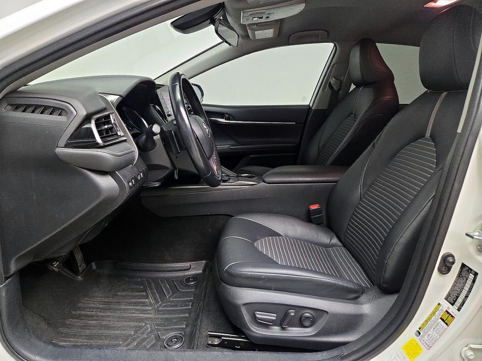 Power Seat(s) & Side Airbags