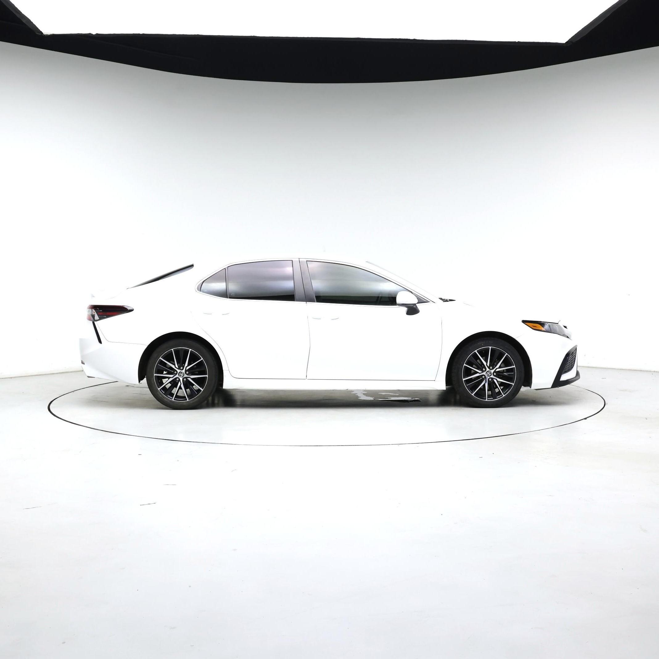 Thumbnail: 2021 Toyota Camry - 7
