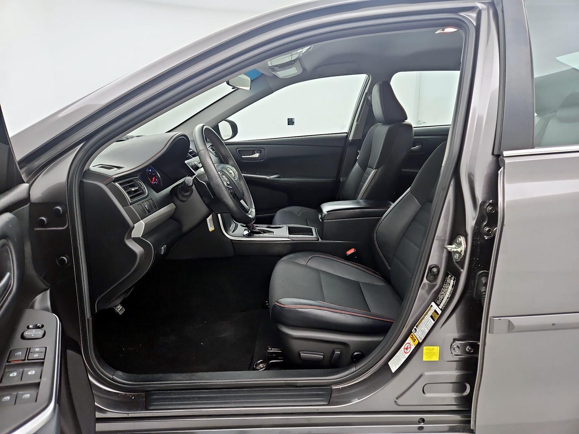 Thumbnail: 2016 Toyota Camry - 11