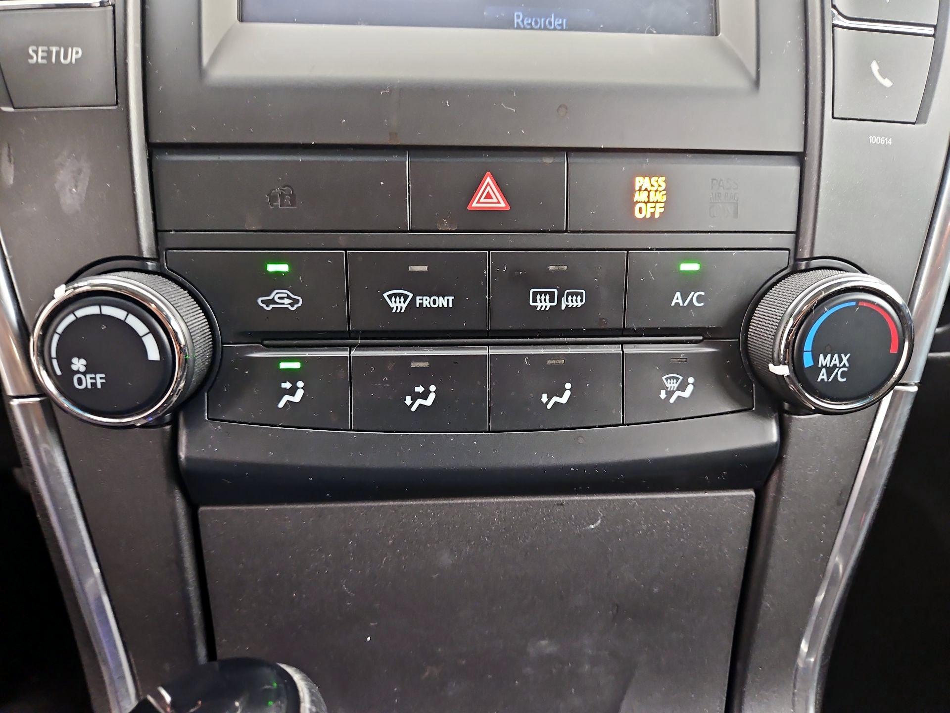 Thumbnail: 2016 Toyota Camry - 16