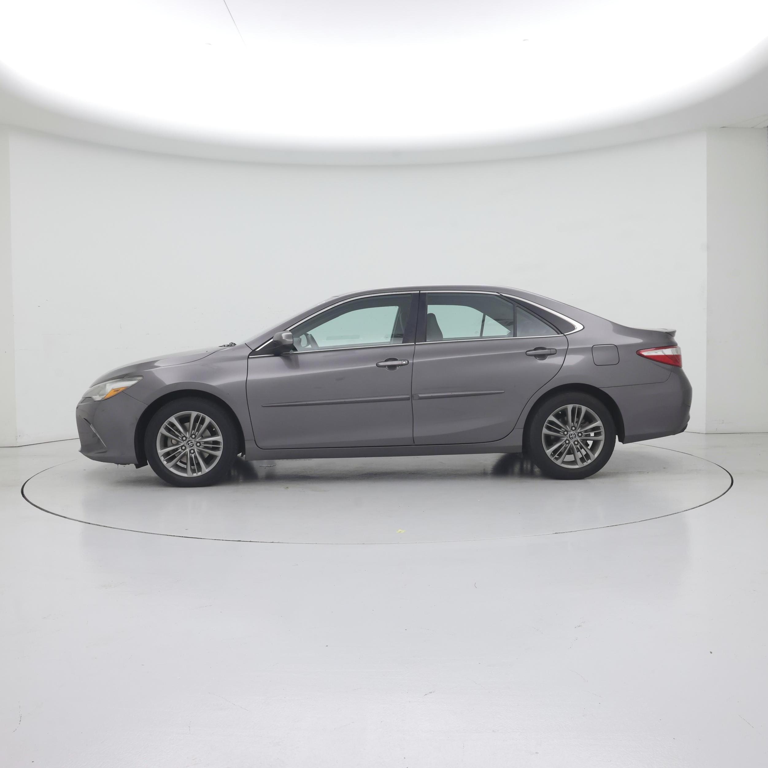 Thumbnail: 2016 Toyota Camry - 3