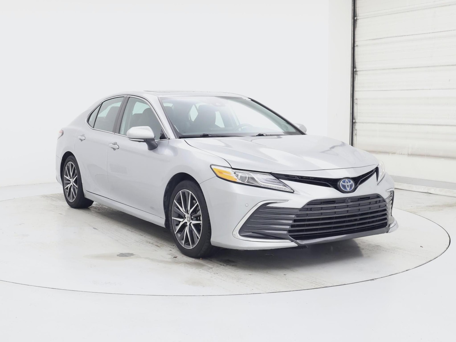 2023 Toyota Camry XLE - Photo 2