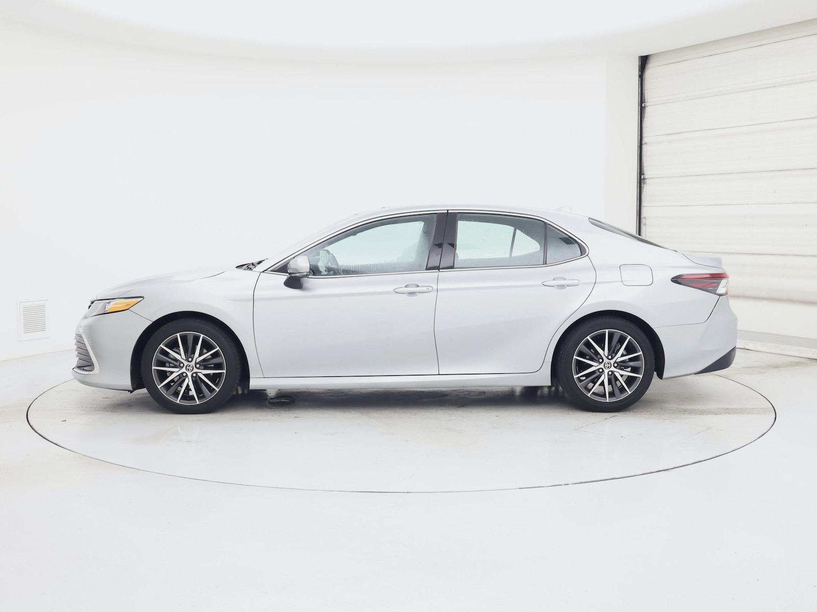 2023 Toyota Camry XLE - Photo 4