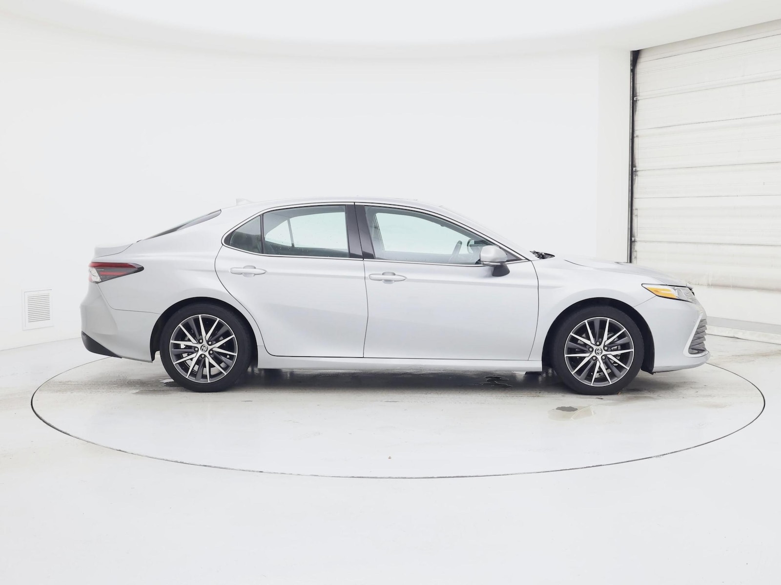 2023 Toyota Camry XLE - Photo 8