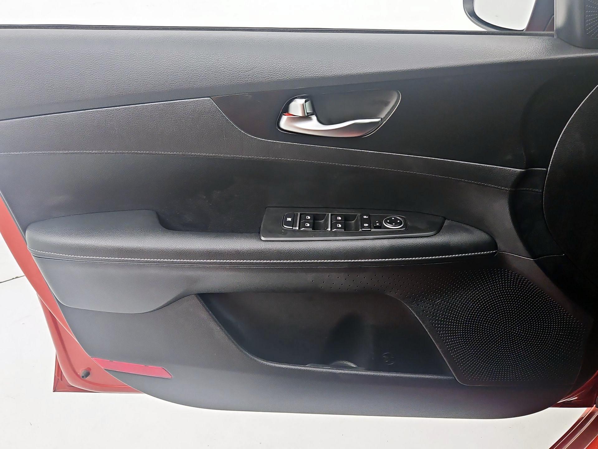 Thumbnail: 2023 Kia Forte - 12