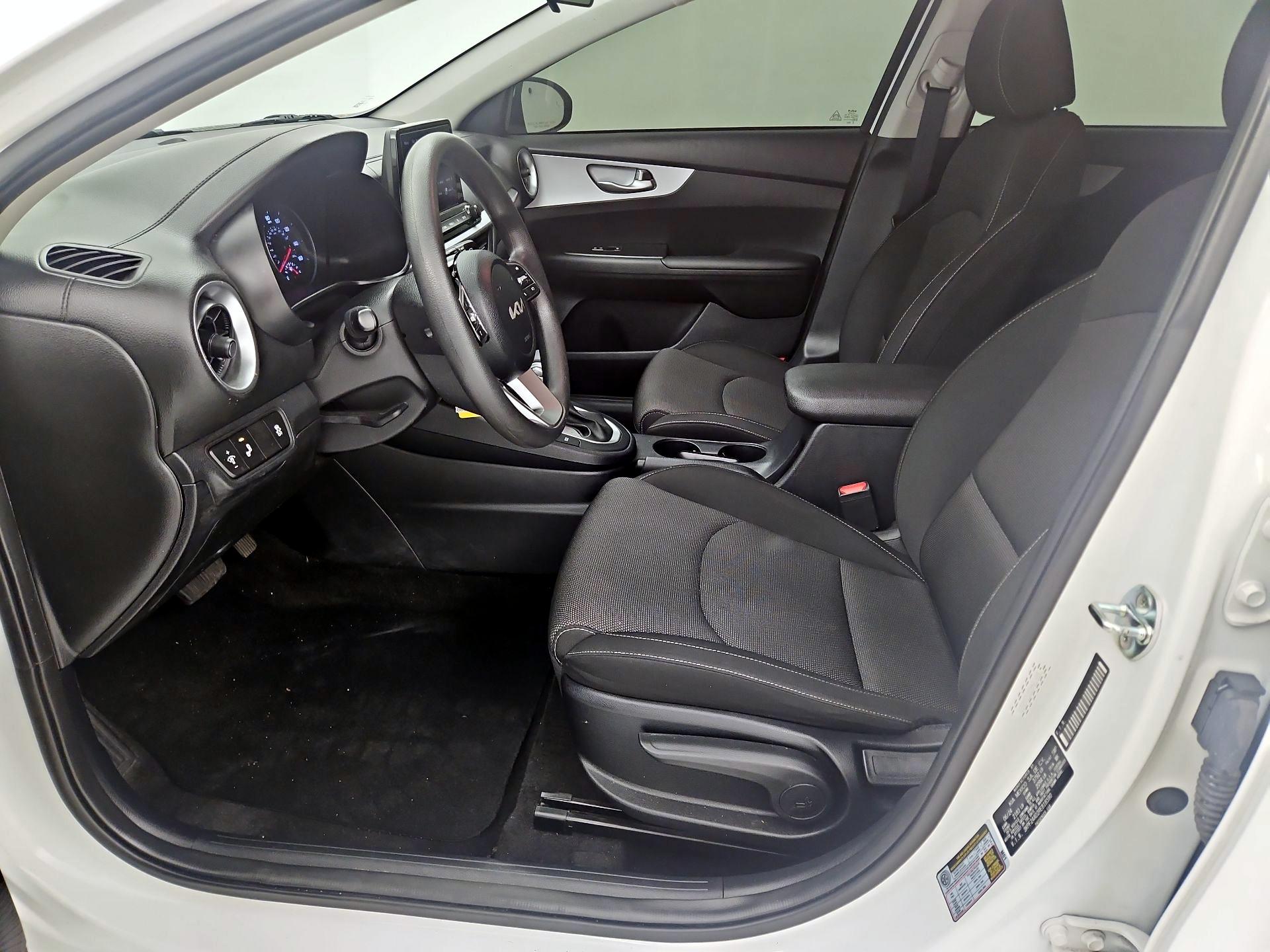Thumbnail: 2024 Kia Forte - 9
