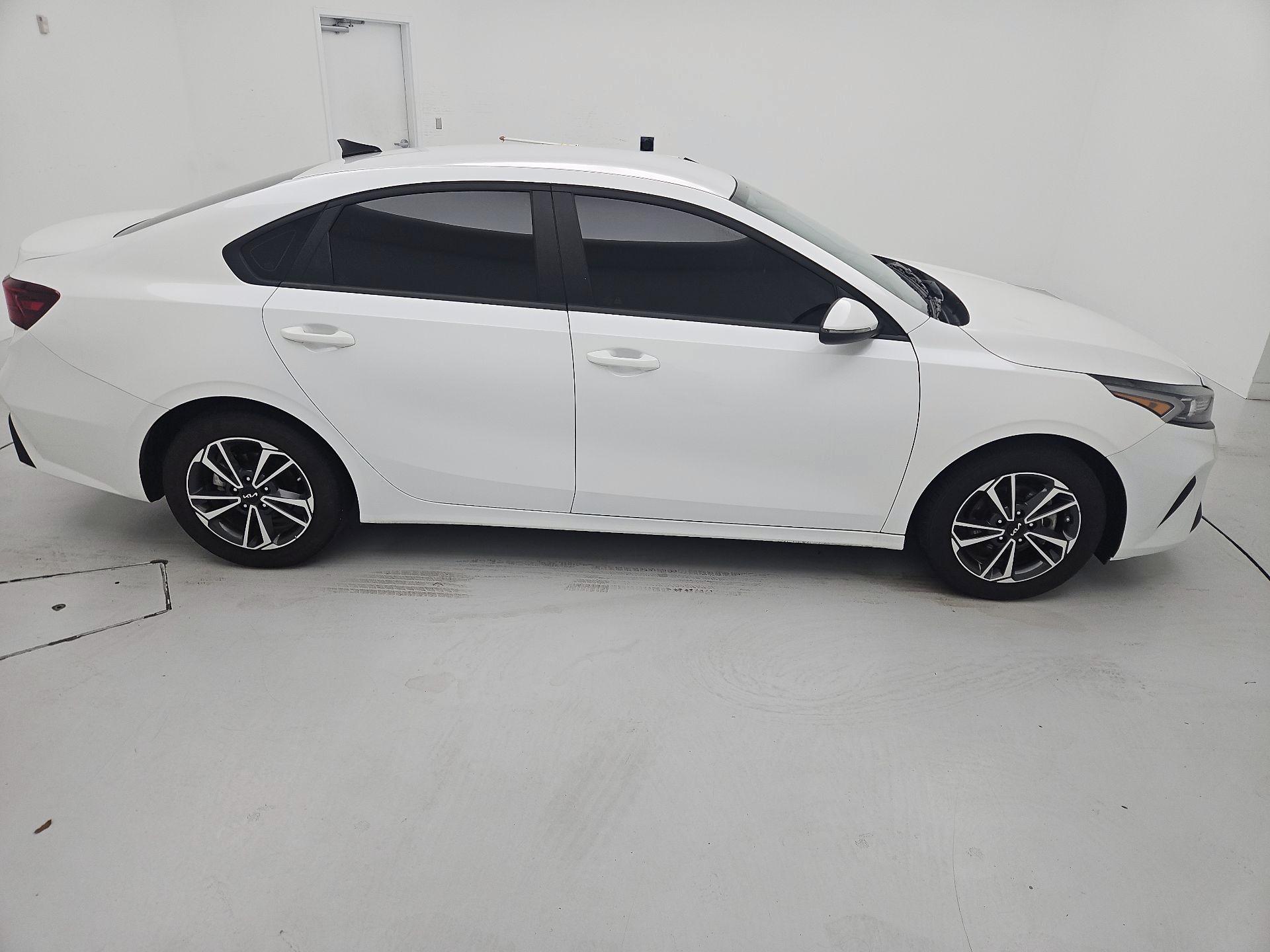 Thumbnail: 2024 Kia Forte - 4