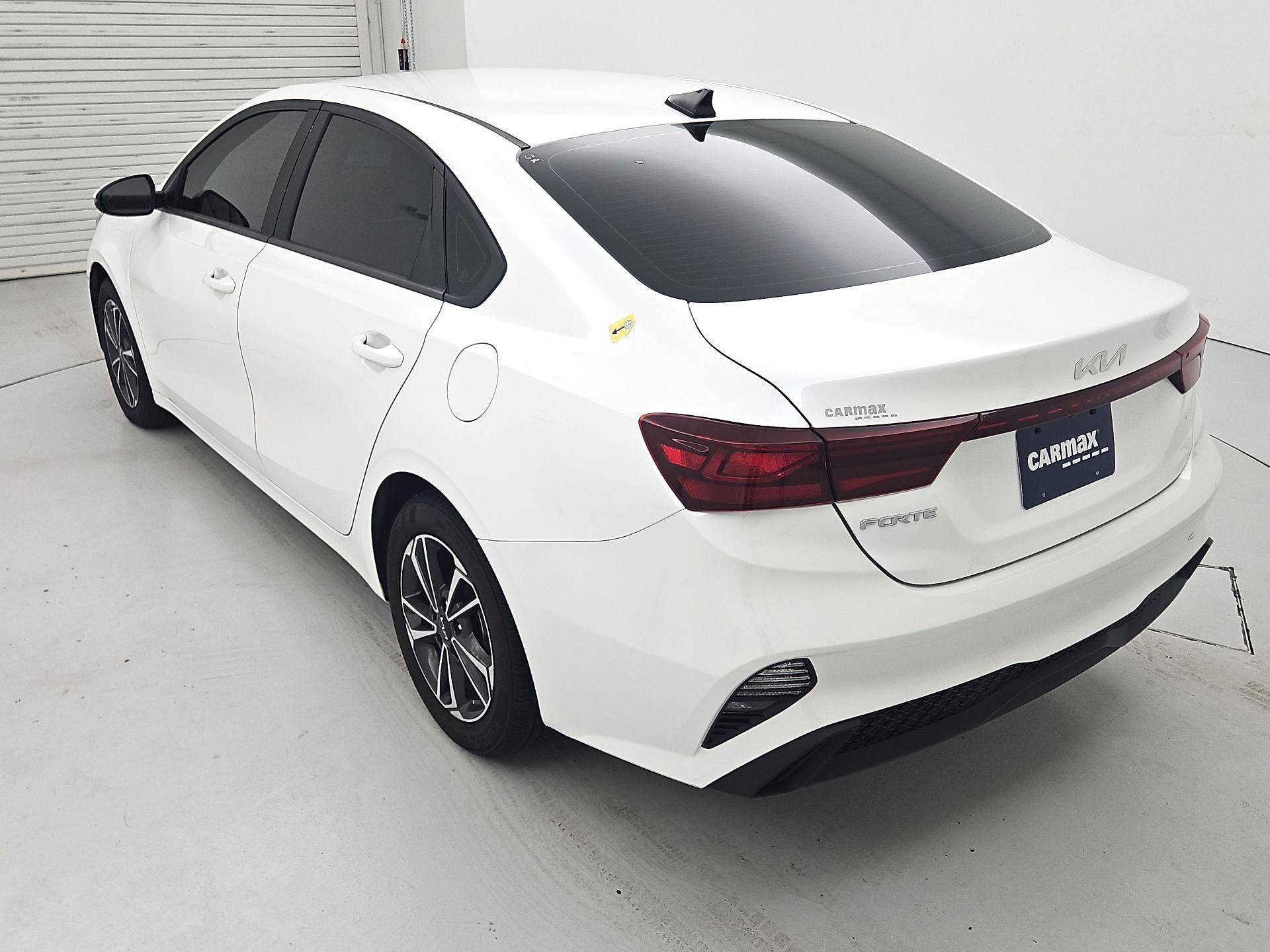 Thumbnail: 2024 Kia Forte - 7