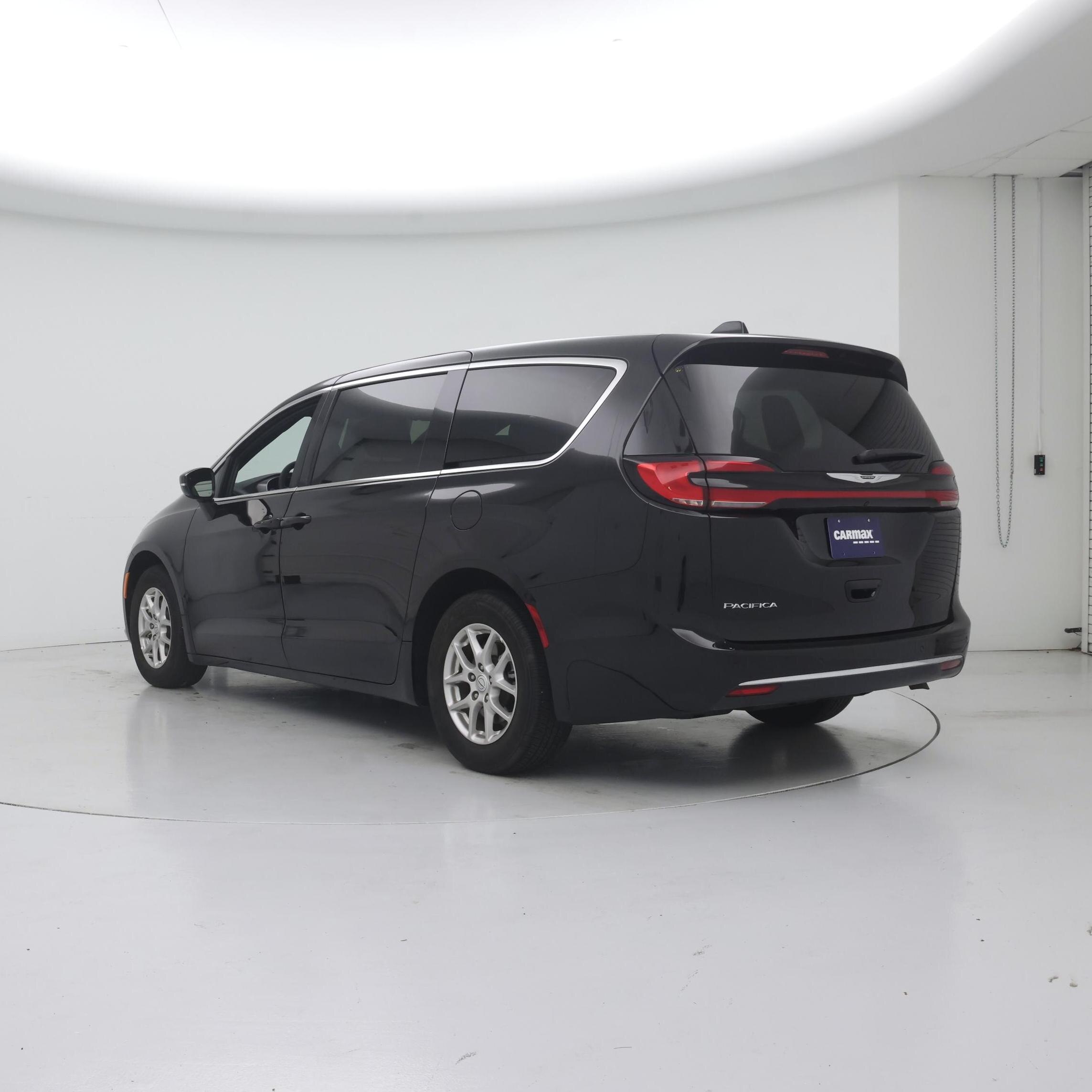 Thumbnail: 2025 Chrysler Pacifica - 2
