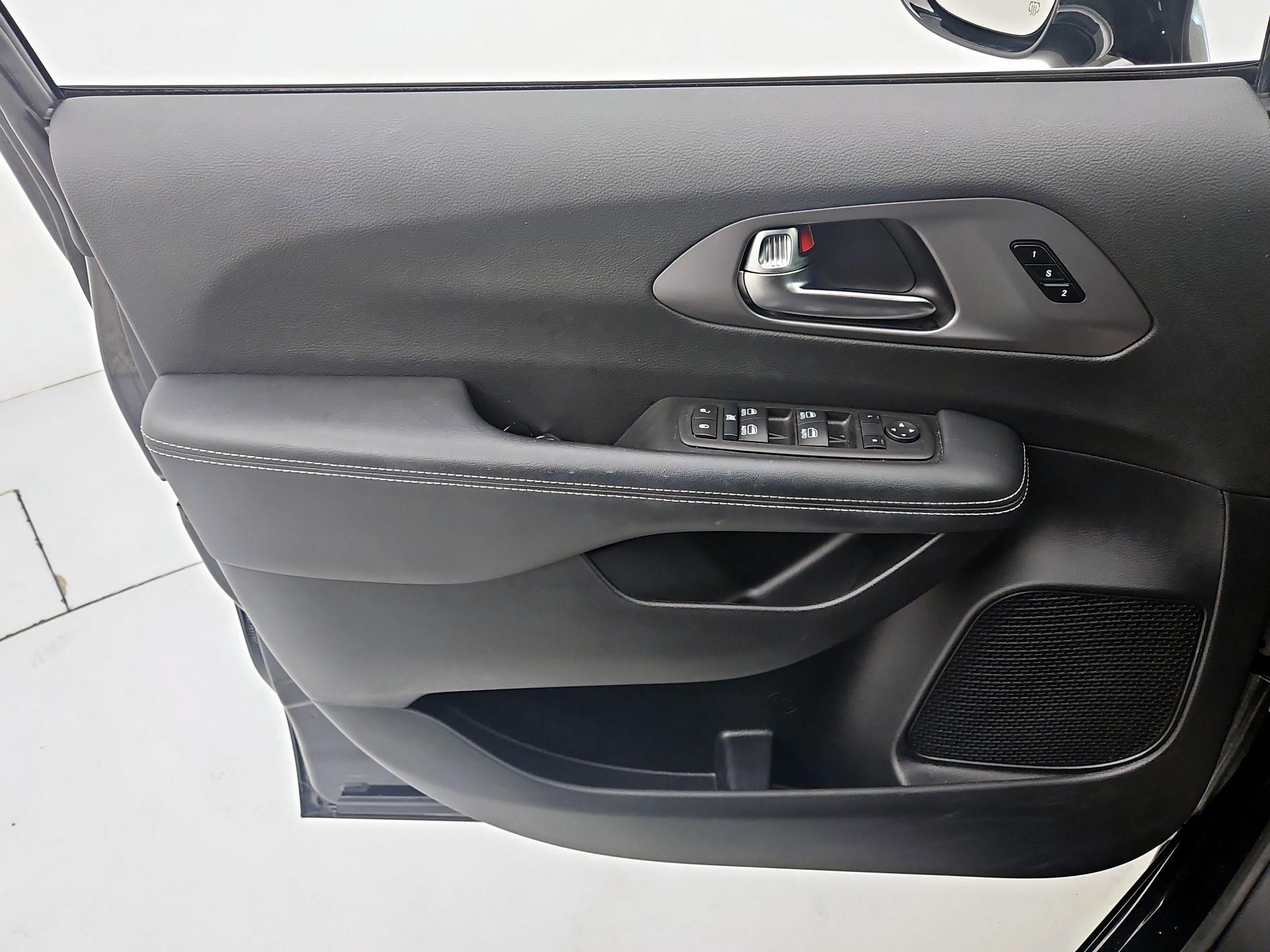 Thumbnail: 2025 Chrysler Pacifica - 12