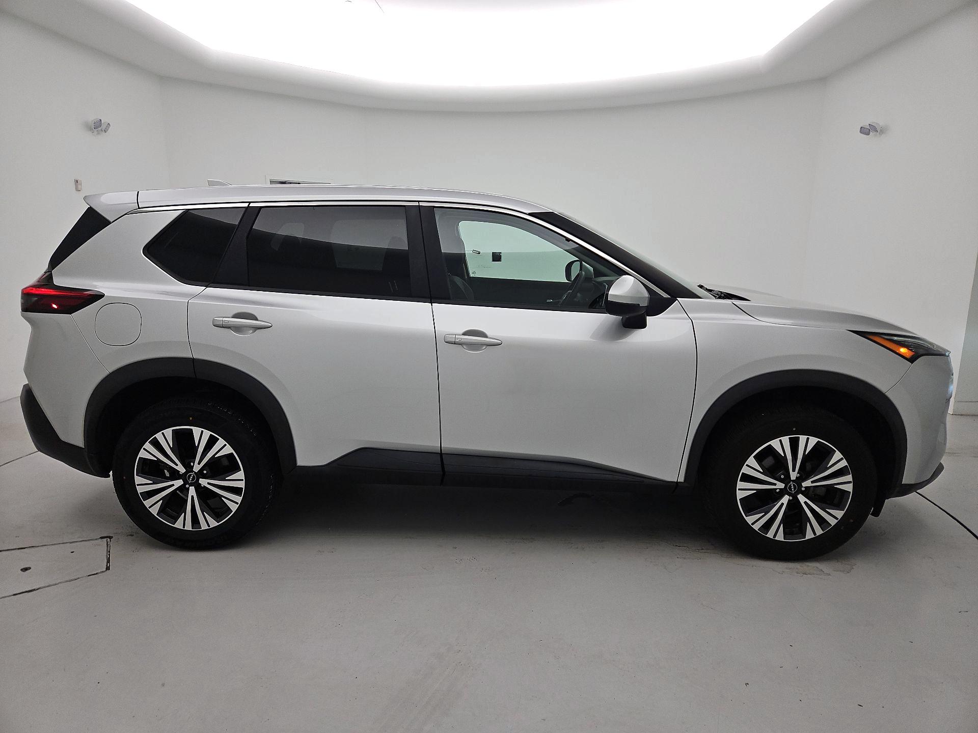 Thumbnail: 2022 Nissan Rogue - 4