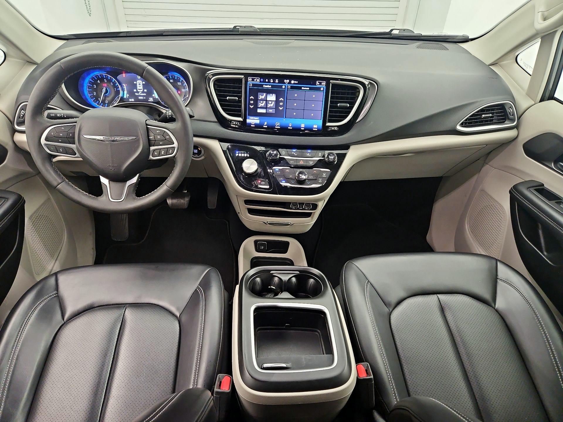 Thumbnail: 2023 Chrysler Pacifica - 9