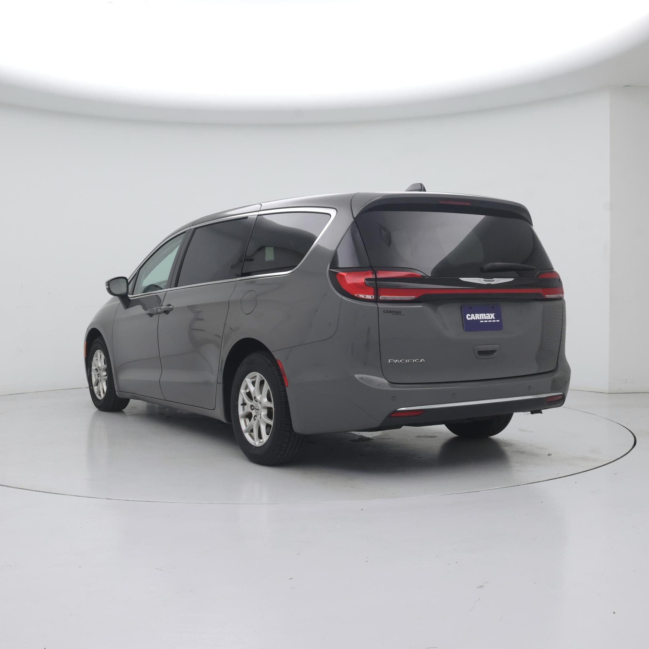 Thumbnail: 2023 Chrysler Pacifica - 2