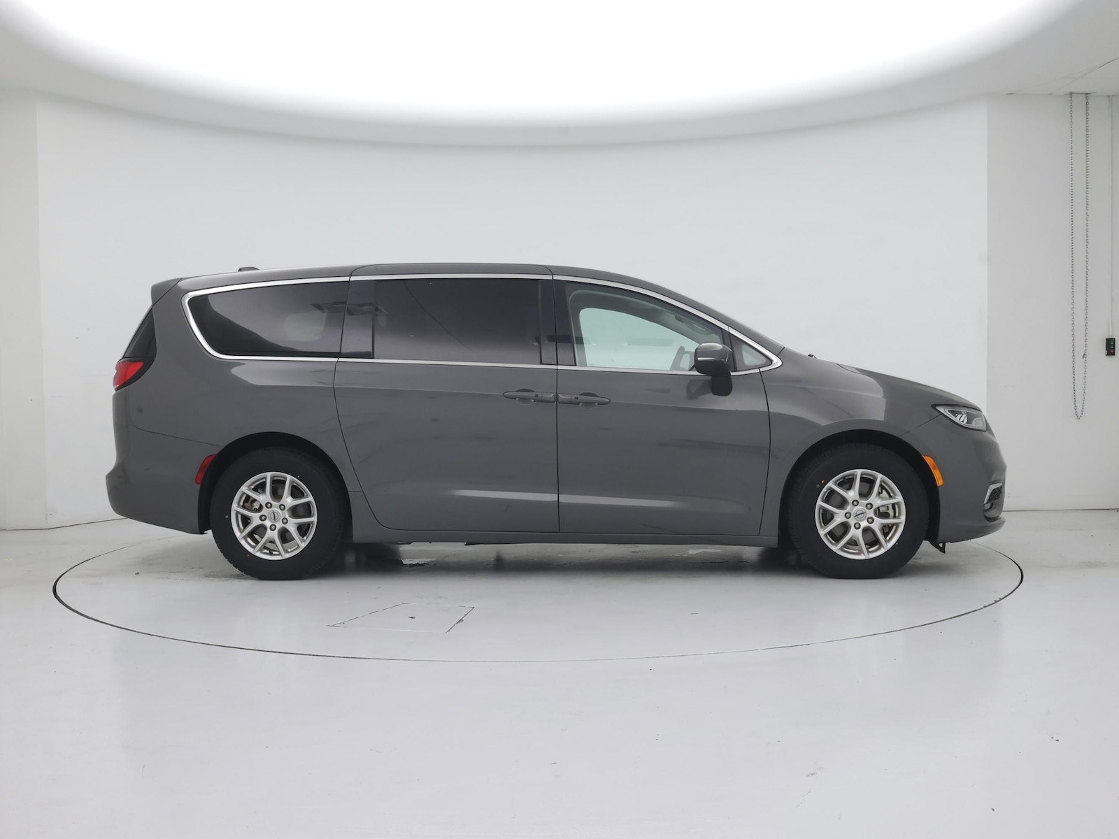 2023 Chrysler Pacifica Touring L - Photo 8