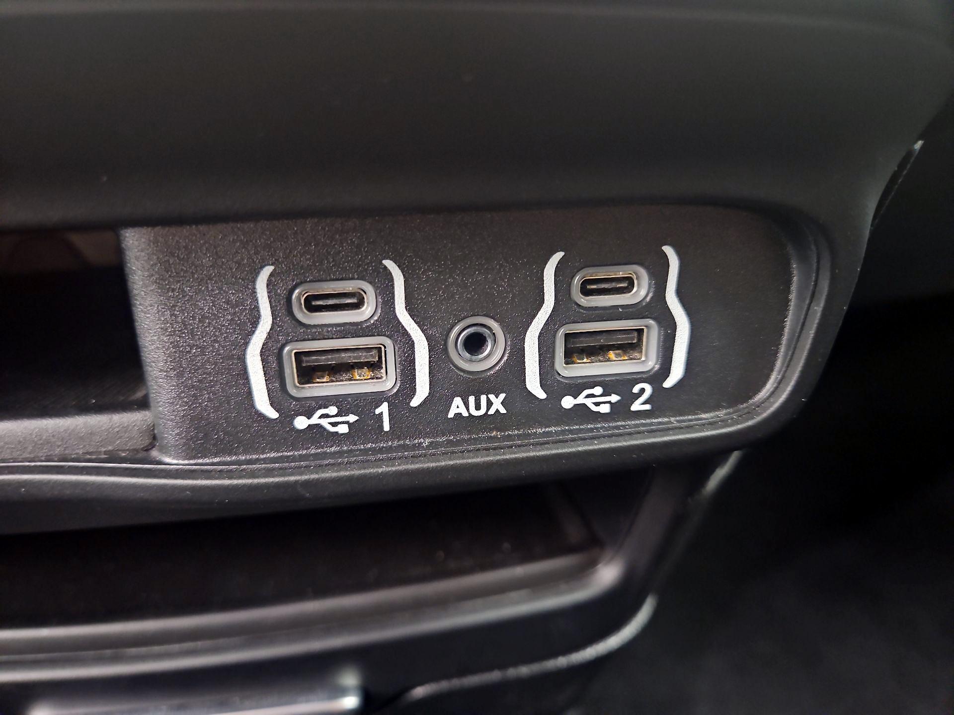 Thumbnail: 2025 Chrysler Pacifica - 16