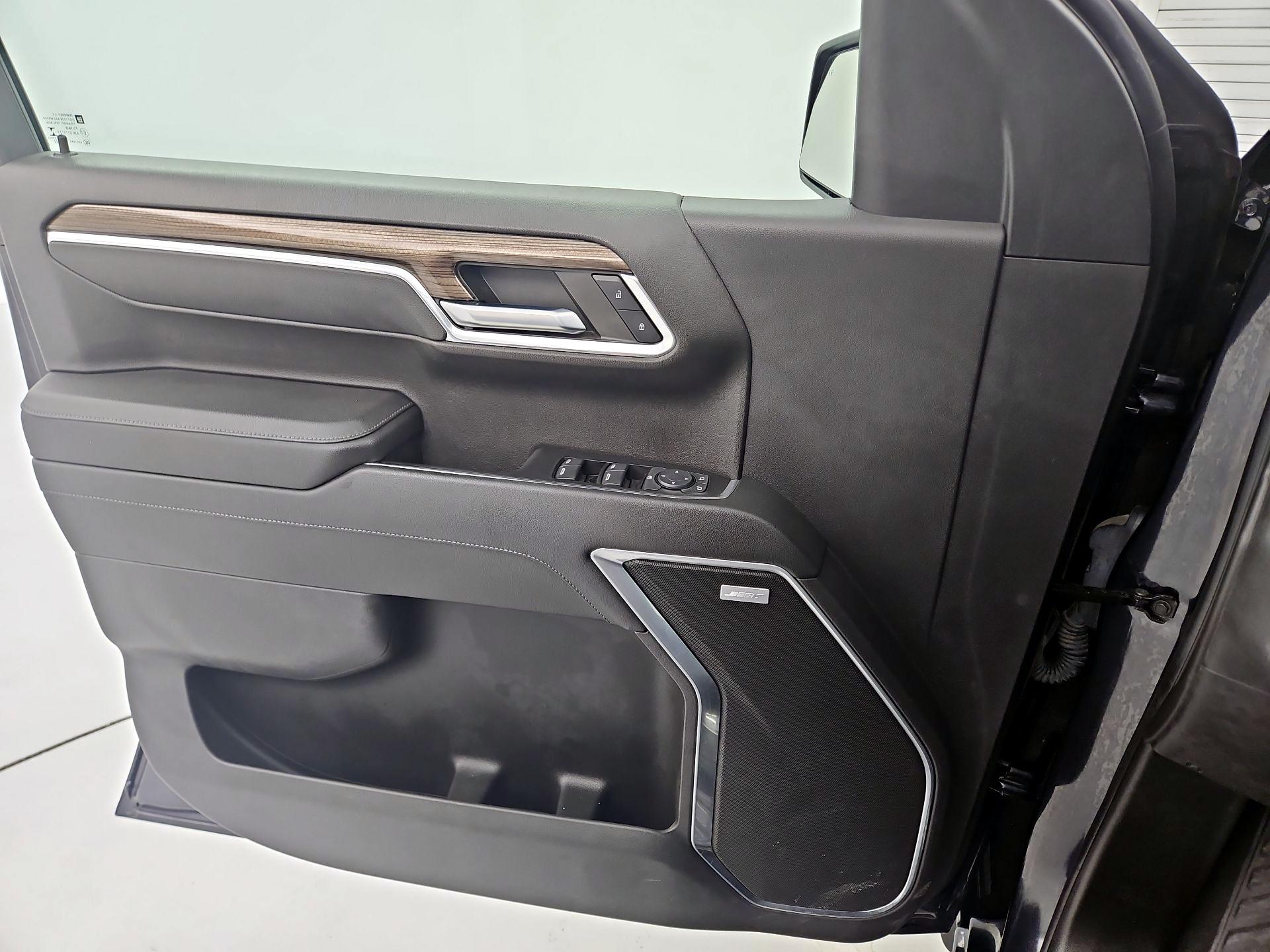 Thumbnail: 2022 Chevrolet Silverado 1500 - 10