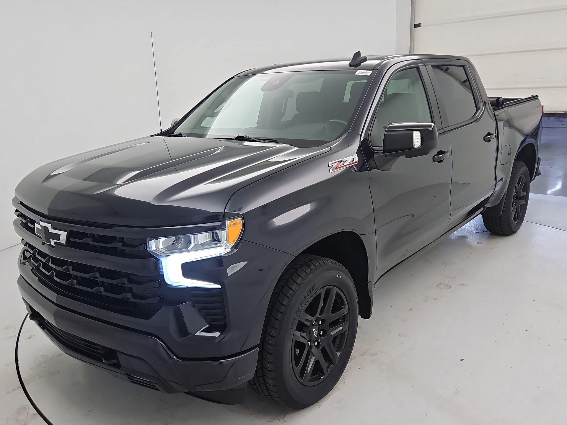Thumbnail: 2022 Chevrolet Silverado 1500 - 3