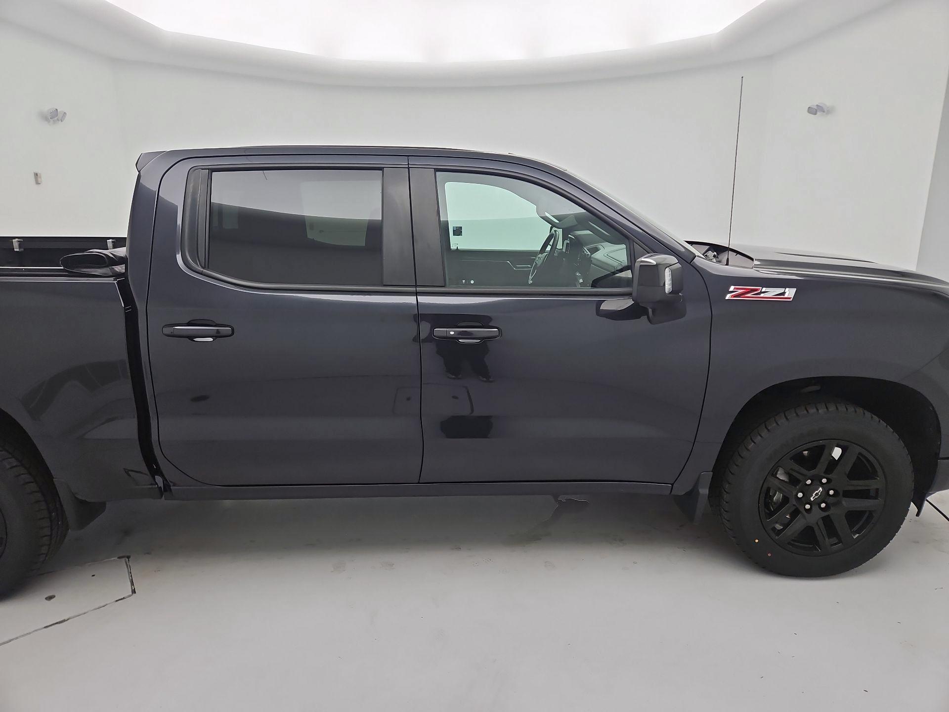 Thumbnail: 2022 Chevrolet Silverado 1500 - 4
