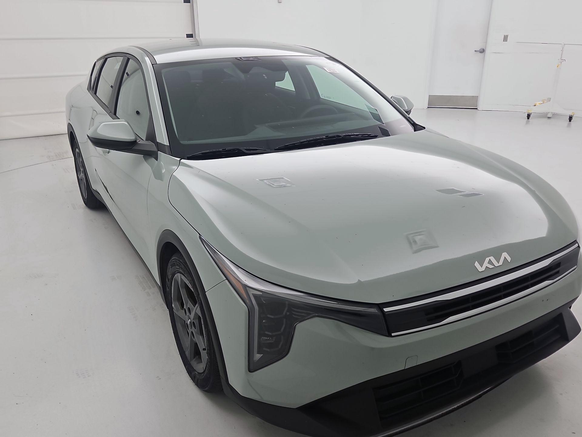 Thumbnail: 2025 Kia K4 - 1