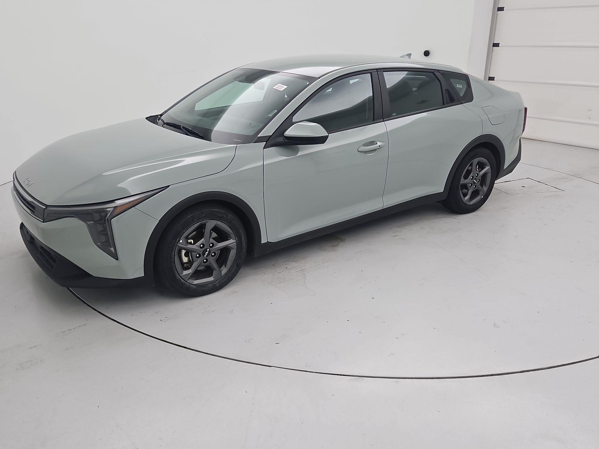 Thumbnail: 2025 Kia K4 - 3