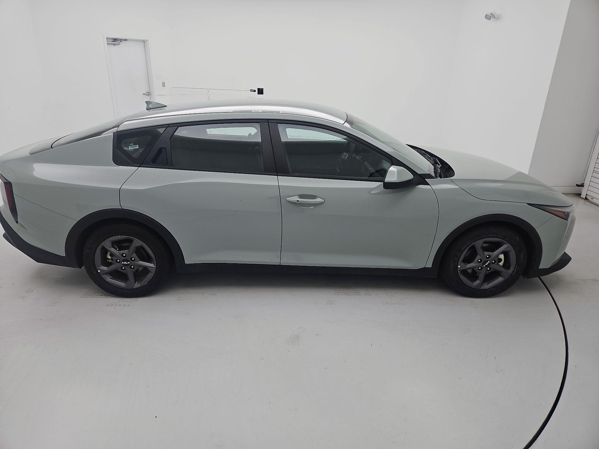 Thumbnail: 2025 Kia K4 - 4