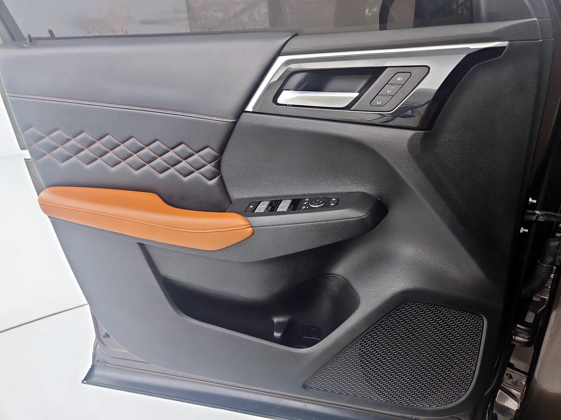 Thumbnail: 2022 Mitsubishi Outlander - 10