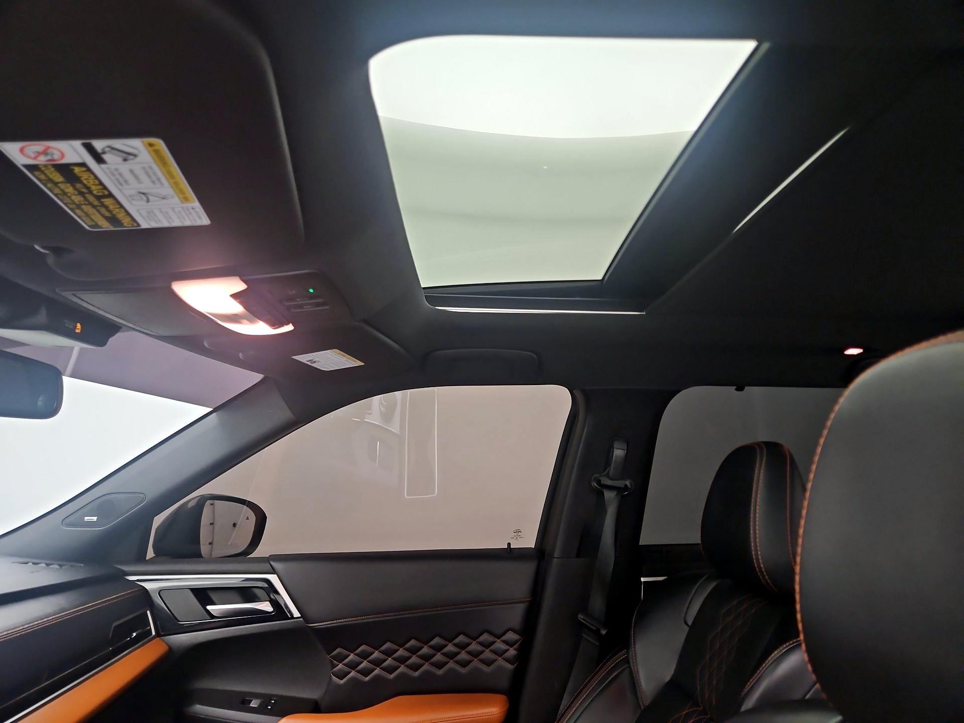 Thumbnail: 2022 Mitsubishi Outlander - 17