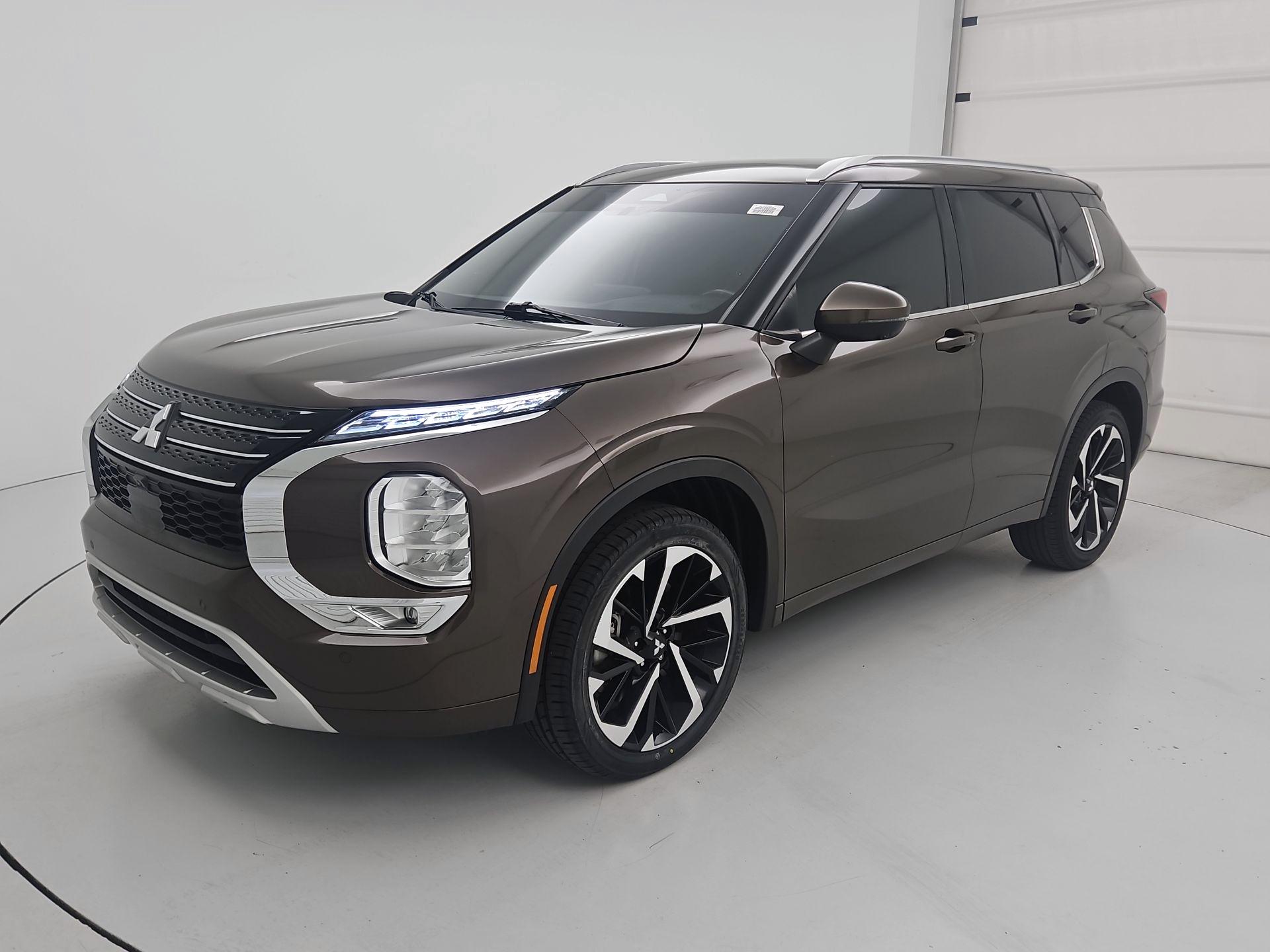 Thumbnail: 2022 Mitsubishi Outlander - 3